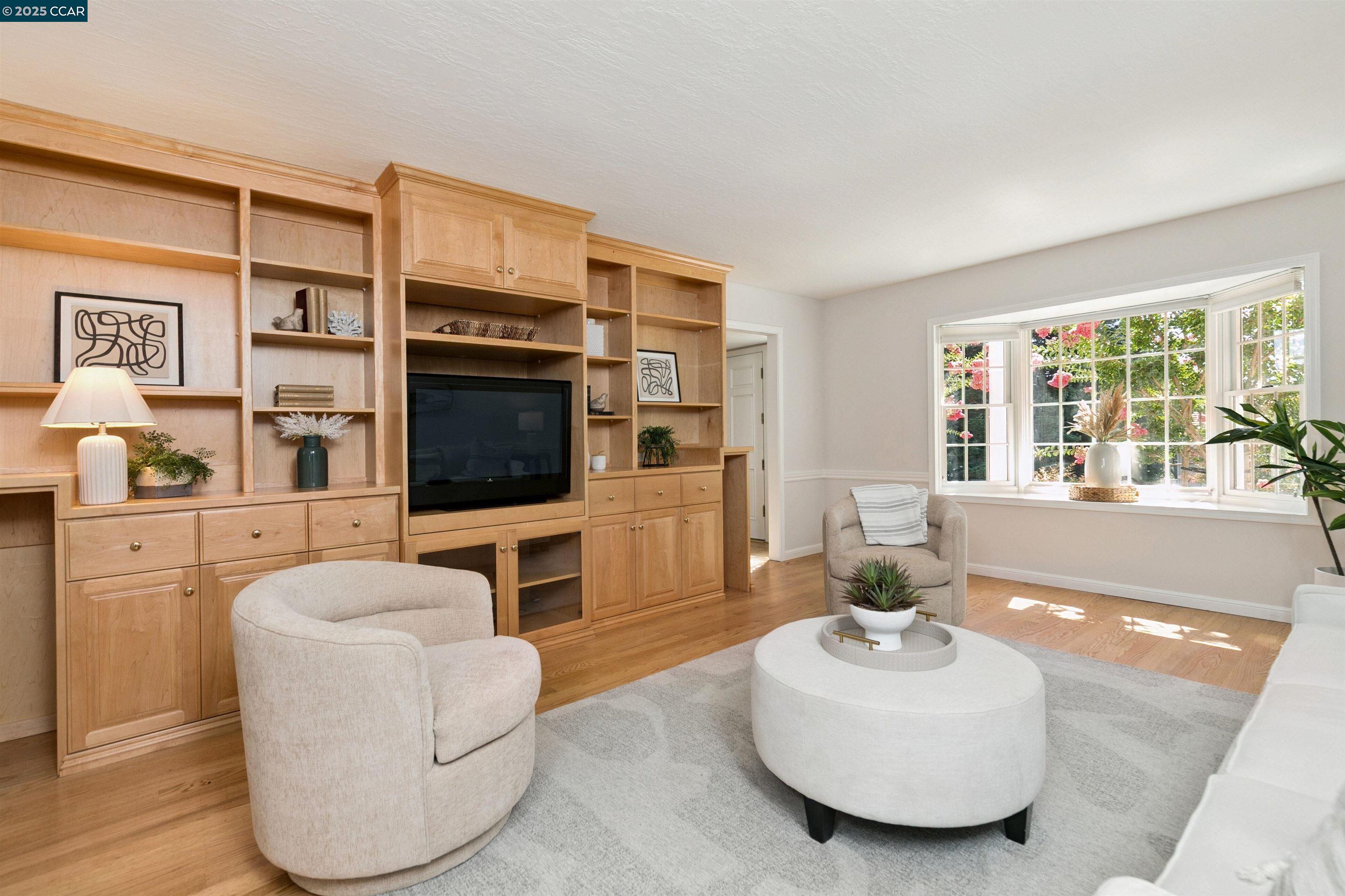 Detail Gallery Image 11 of 37 For 2646 Roundhill Dr, Alamo,  CA 94507 - 4 Beds | 2/1 Baths