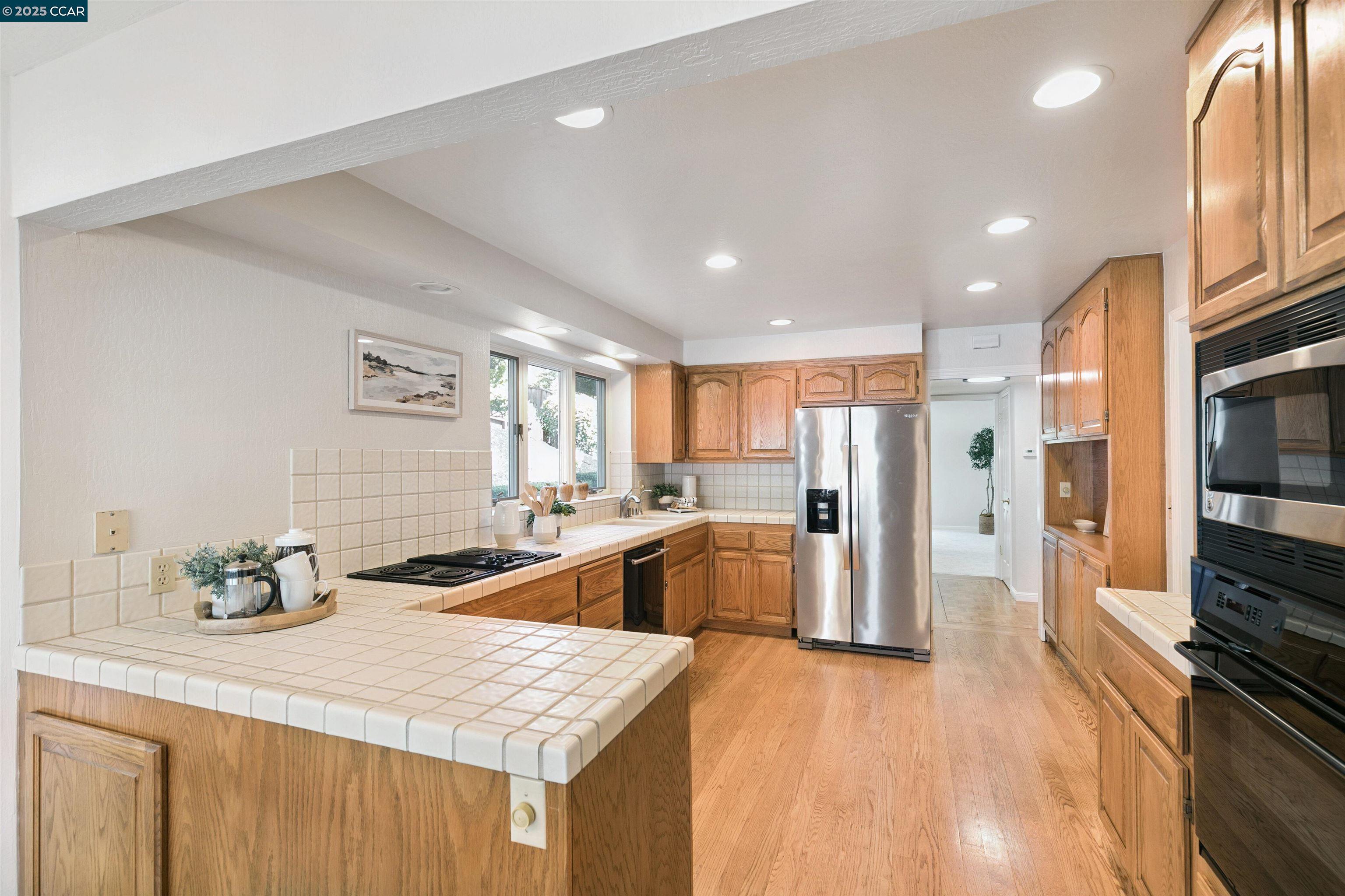 Detail Gallery Image 14 of 37 For 2646 Roundhill Dr, Alamo,  CA 94507 - 4 Beds | 2/1 Baths