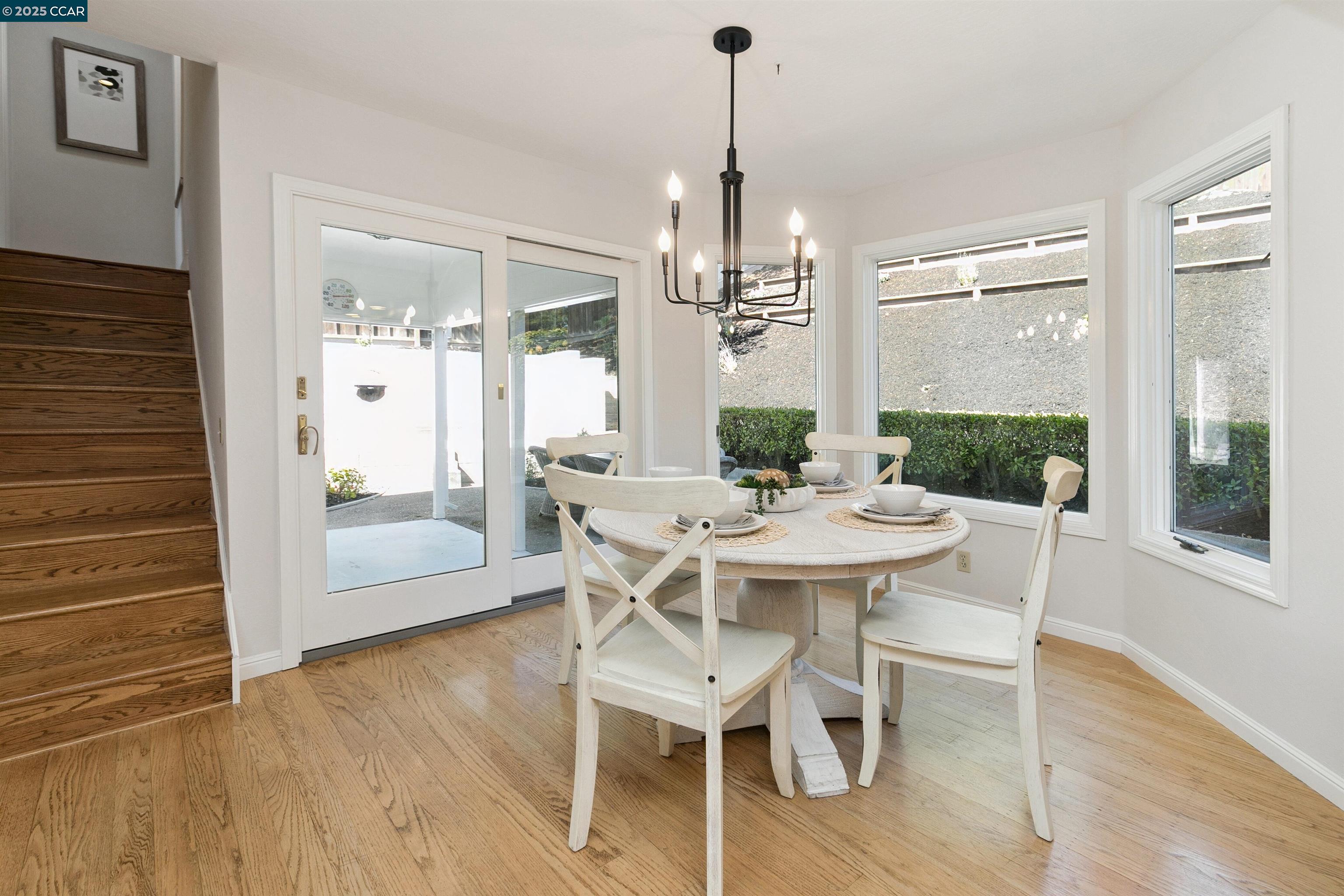 Detail Gallery Image 15 of 37 For 2646 Roundhill Dr, Alamo,  CA 94507 - 4 Beds | 2/1 Baths