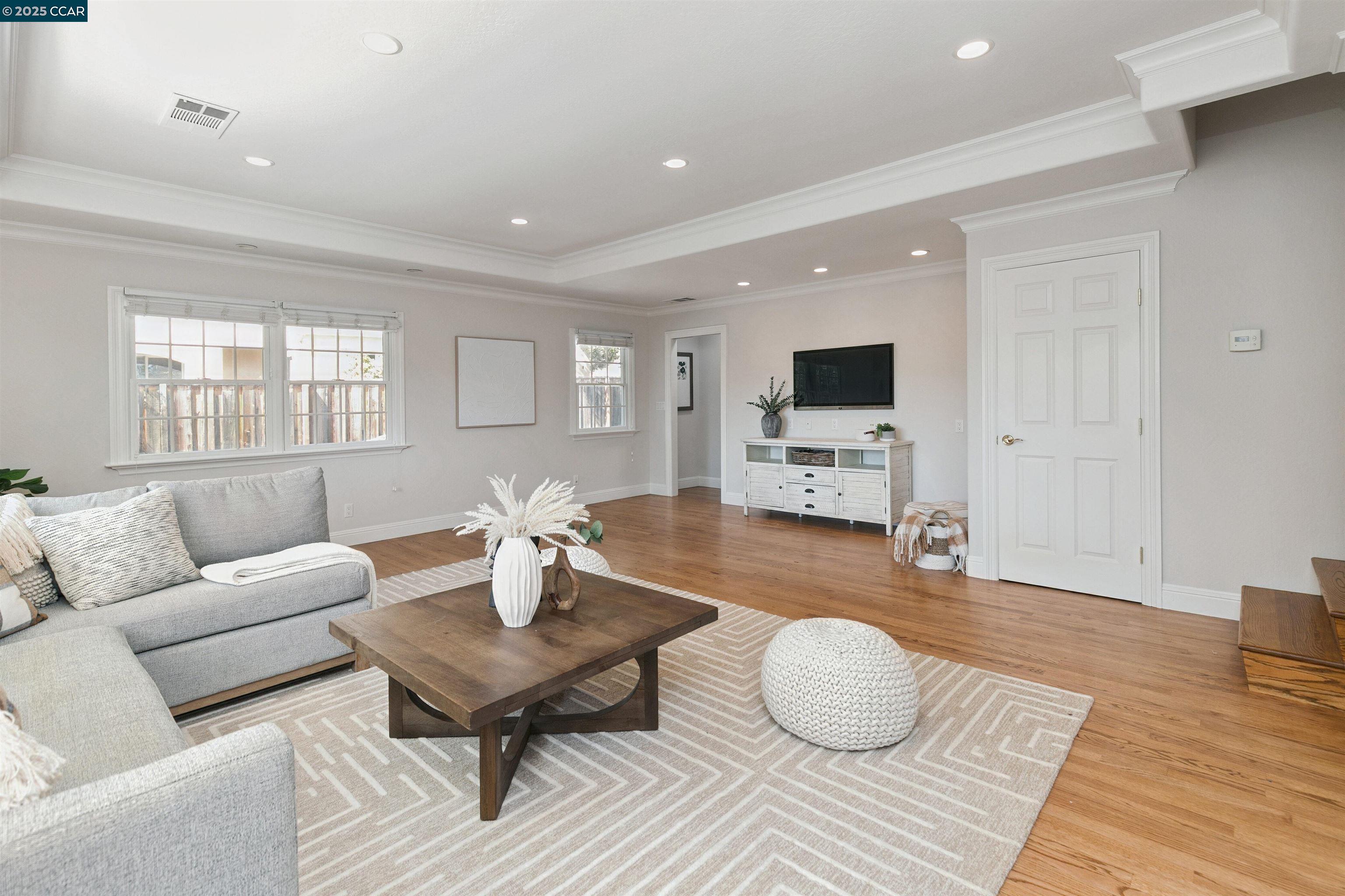 Detail Gallery Image 18 of 37 For 2646 Roundhill Dr, Alamo,  CA 94507 - 4 Beds | 2/1 Baths