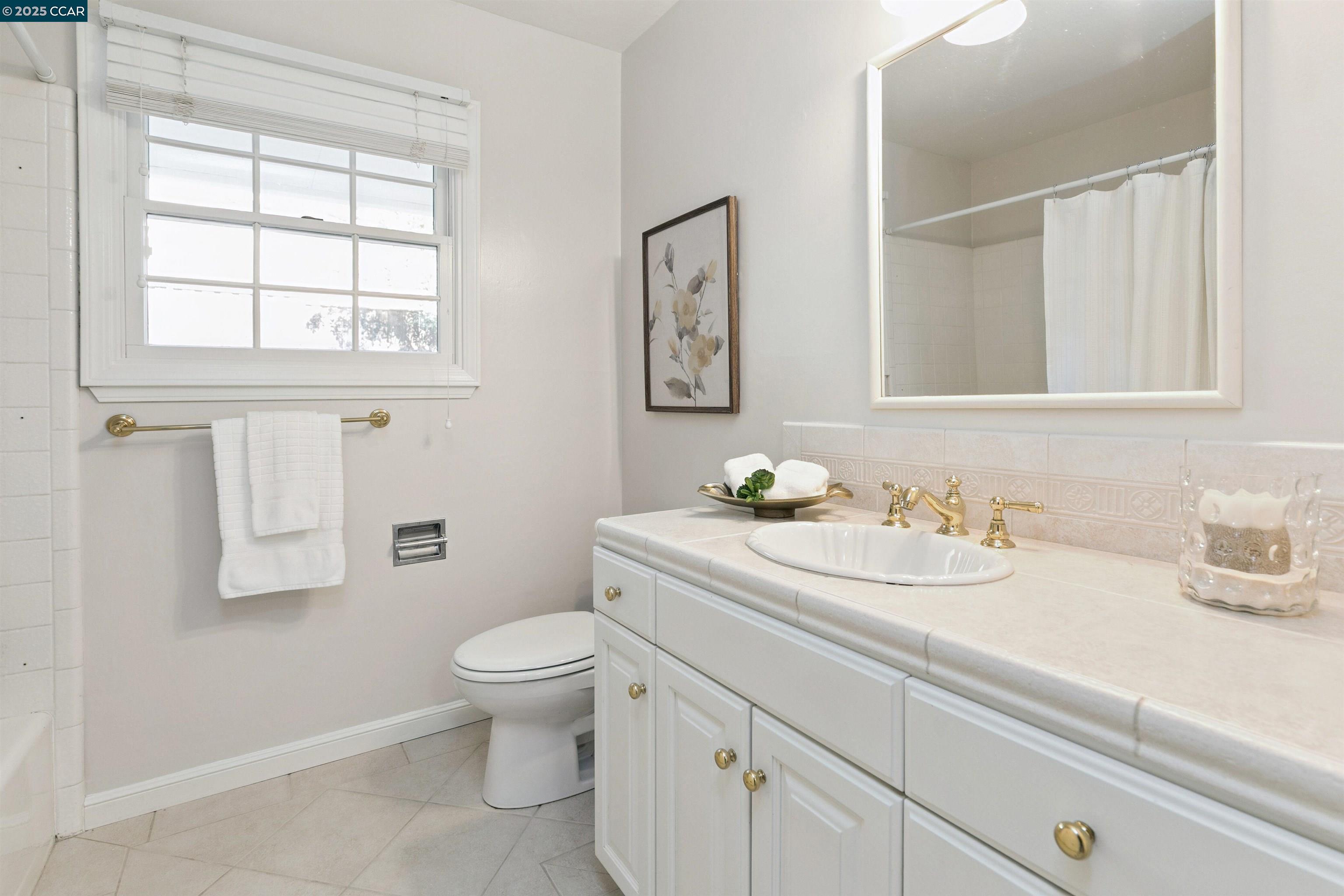 Detail Gallery Image 26 of 37 For 2646 Roundhill Dr, Alamo,  CA 94507 - 4 Beds | 2/1 Baths