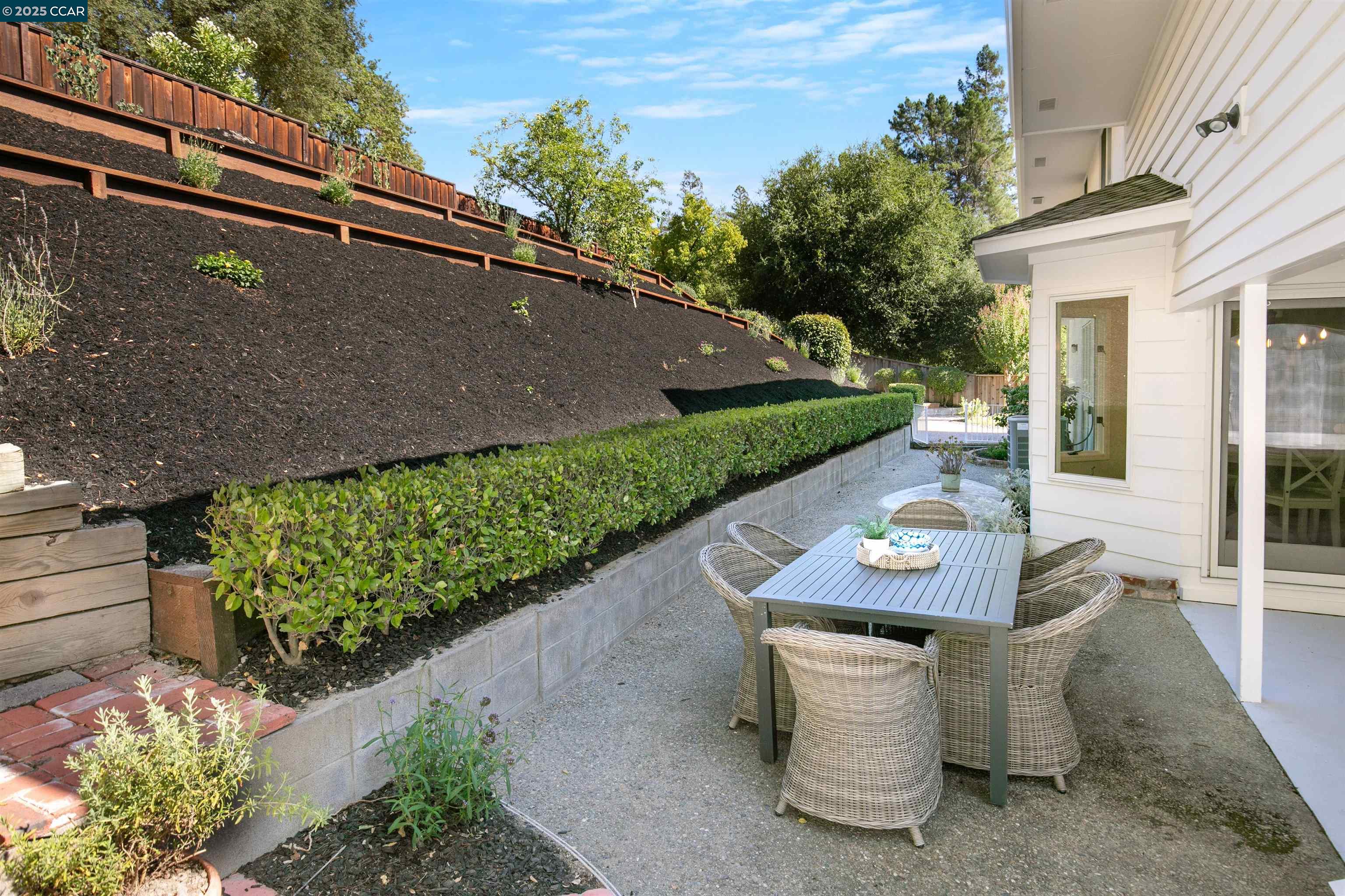 Detail Gallery Image 29 of 37 For 2646 Roundhill Dr, Alamo,  CA 94507 - 4 Beds | 2/1 Baths