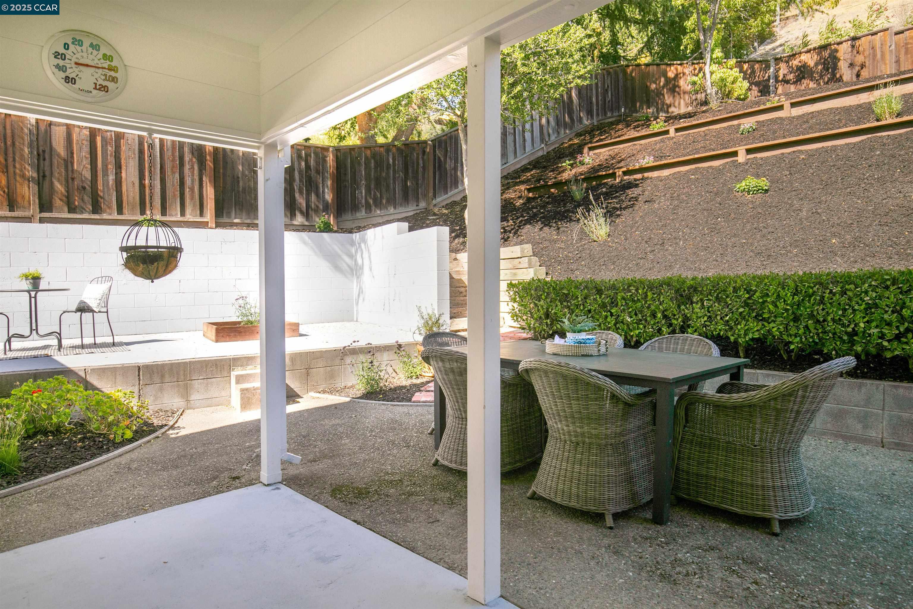Detail Gallery Image 30 of 37 For 2646 Roundhill Dr, Alamo,  CA 94507 - 4 Beds | 2/1 Baths