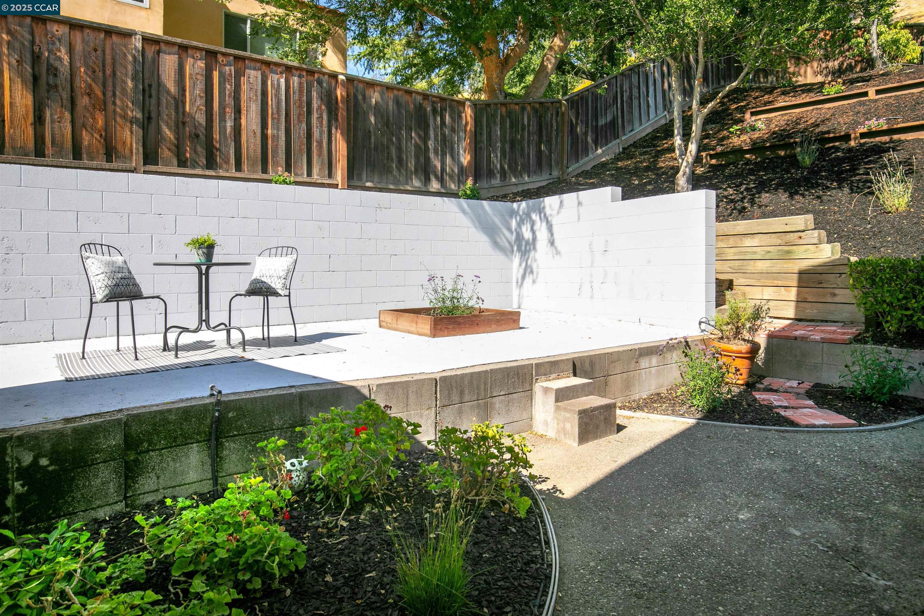 Detail Gallery Image 31 of 37 For 2646 Roundhill Dr, Alamo,  CA 94507 - 4 Beds | 2/1 Baths