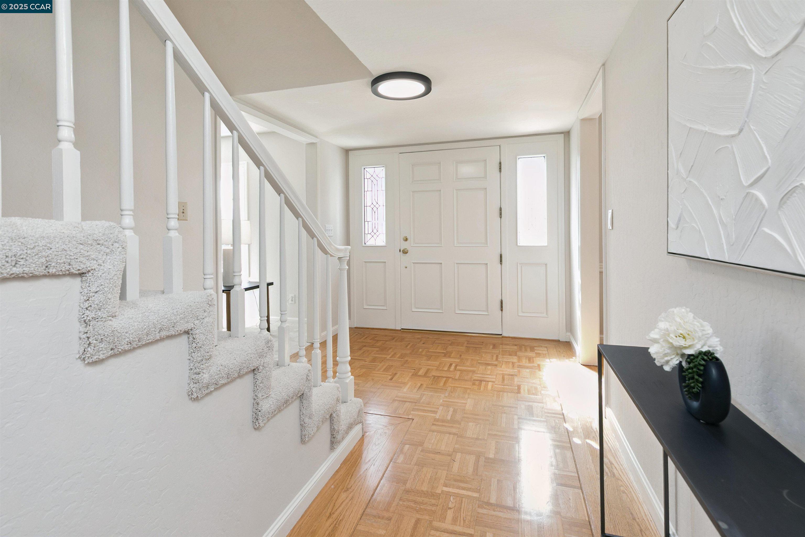 Detail Gallery Image 5 of 37 For 2646 Roundhill Dr, Alamo,  CA 94507 - 4 Beds | 2/1 Baths