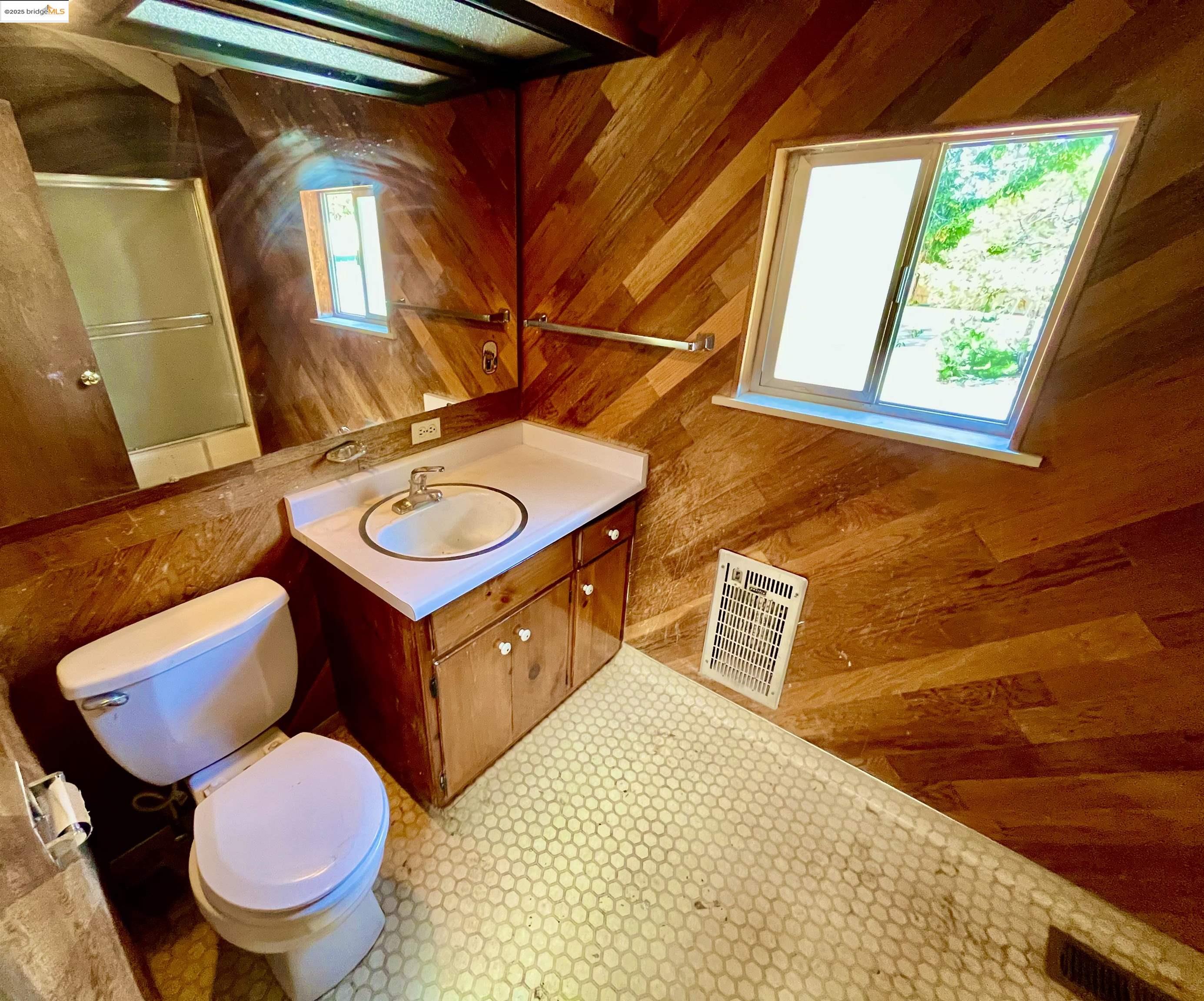 Detail Gallery Image 11 of 28 For 24691 Quartz Ave, Mi Wuk Village,  CA 95346 - 3 Beds | 2/1 Baths