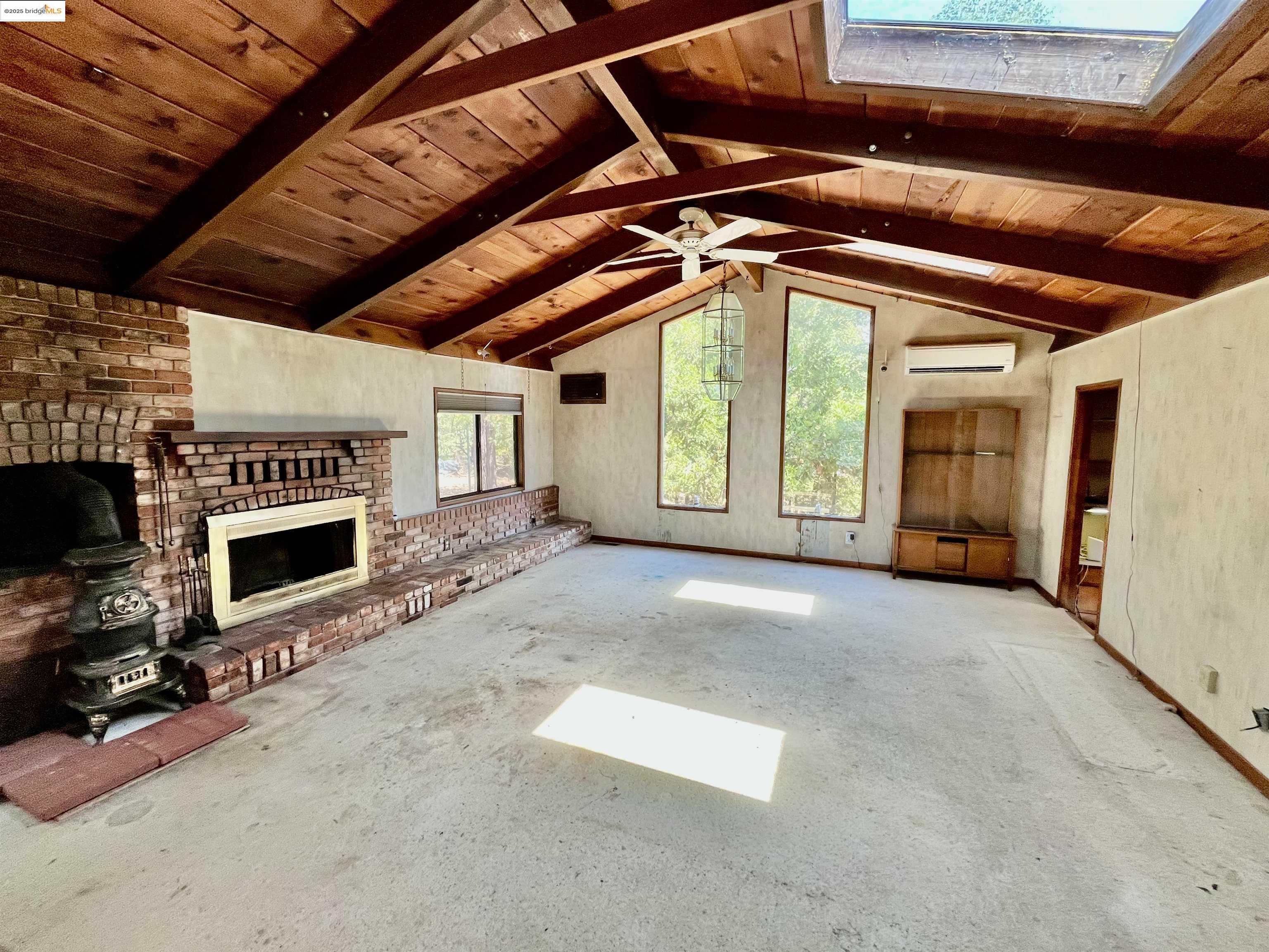 Detail Gallery Image 3 of 28 For 24691 Quartz Ave, Mi Wuk Village,  CA 95346 - 3 Beds | 2/1 Baths