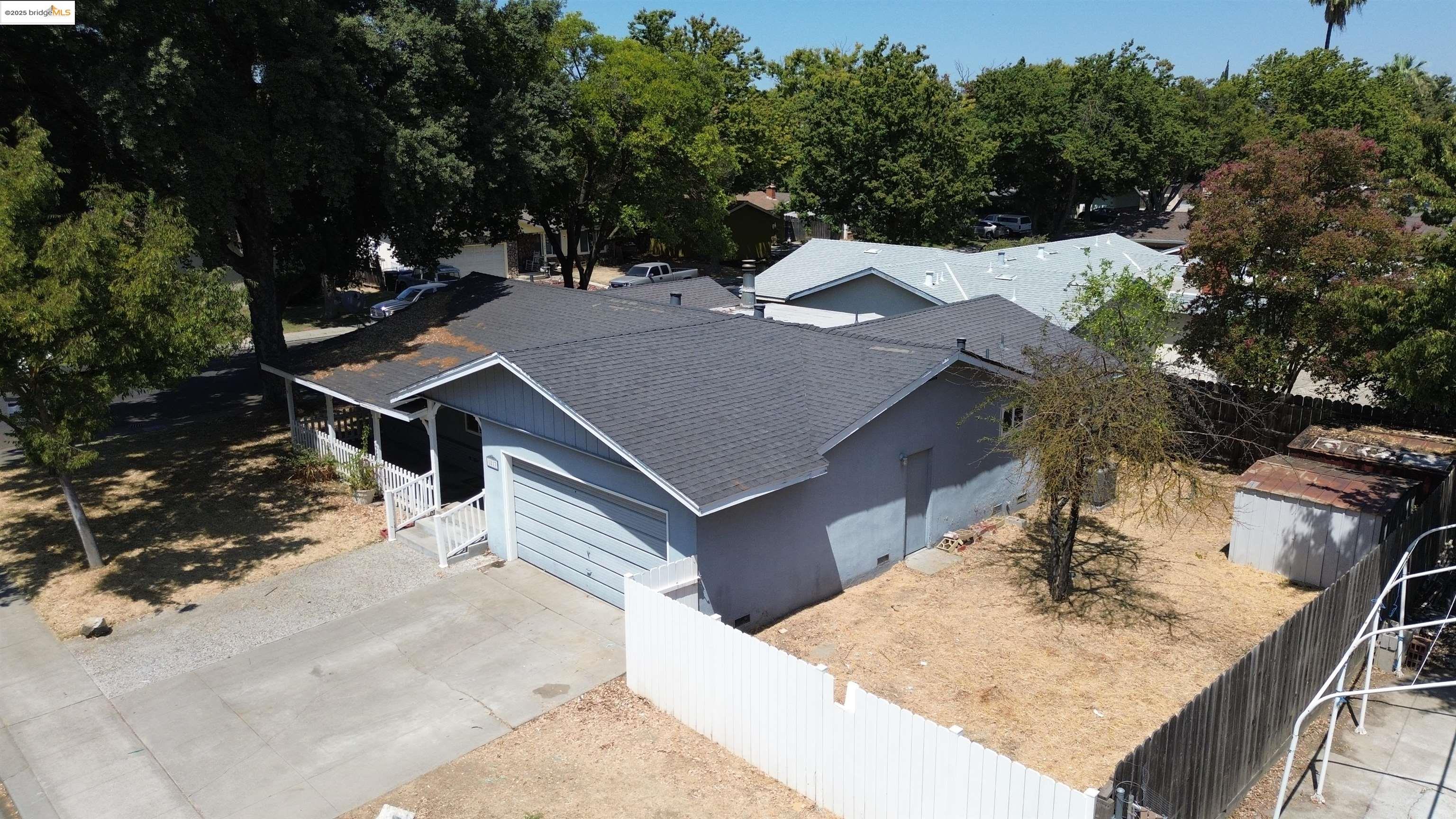 Detail Gallery Image 1 of 25 For 1817 Fairfax Ave, Modesto,  CA 95355 - 3 Beds | 2 Baths