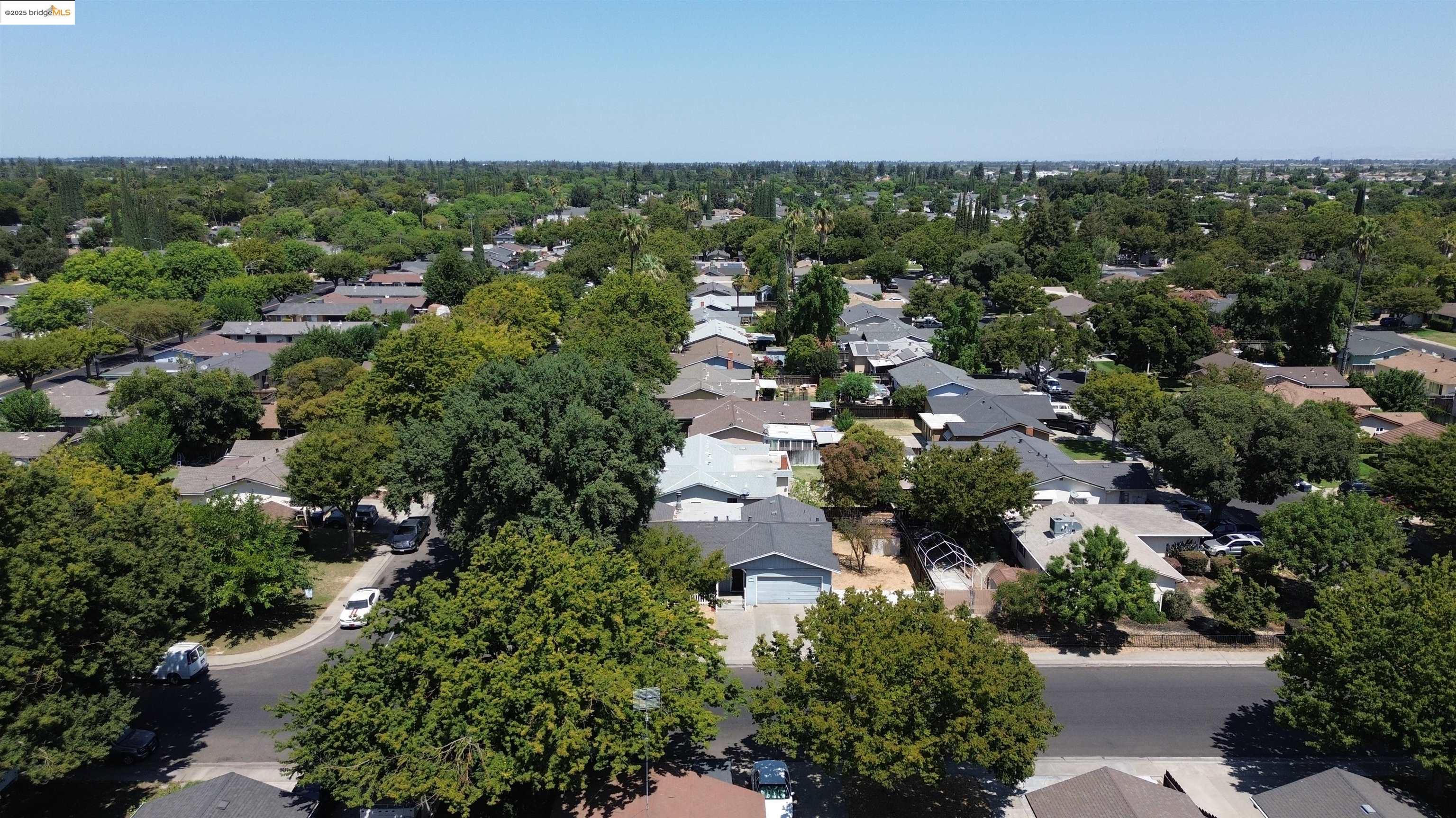 Detail Gallery Image 4 of 25 For 1817 Fairfax Ave, Modesto,  CA 95355 - 3 Beds | 2 Baths