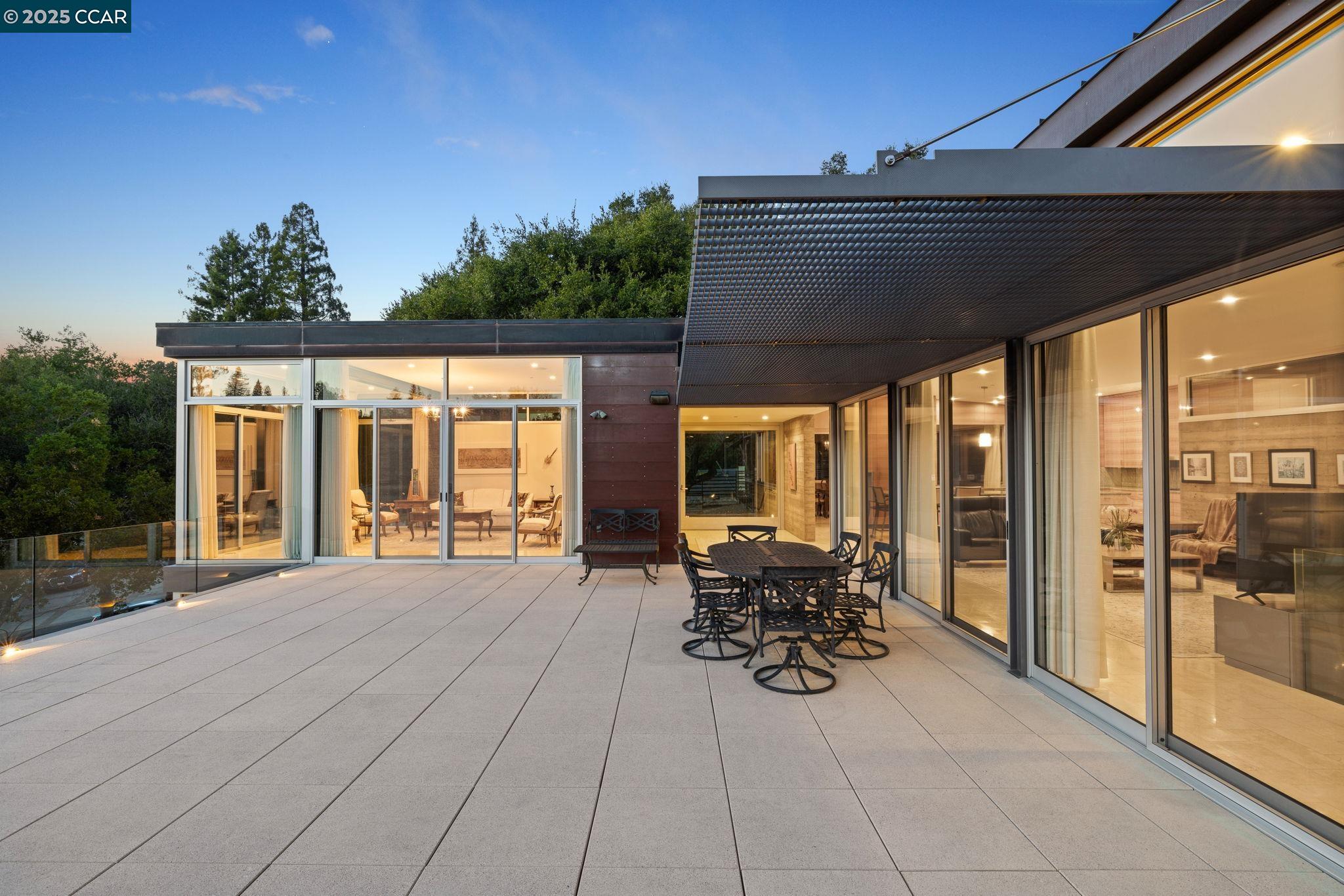 Detail Gallery Image 19 of 41 For 2 Crane Ct, Orinda,  CA 94563 - 4 Beds | 3 Baths