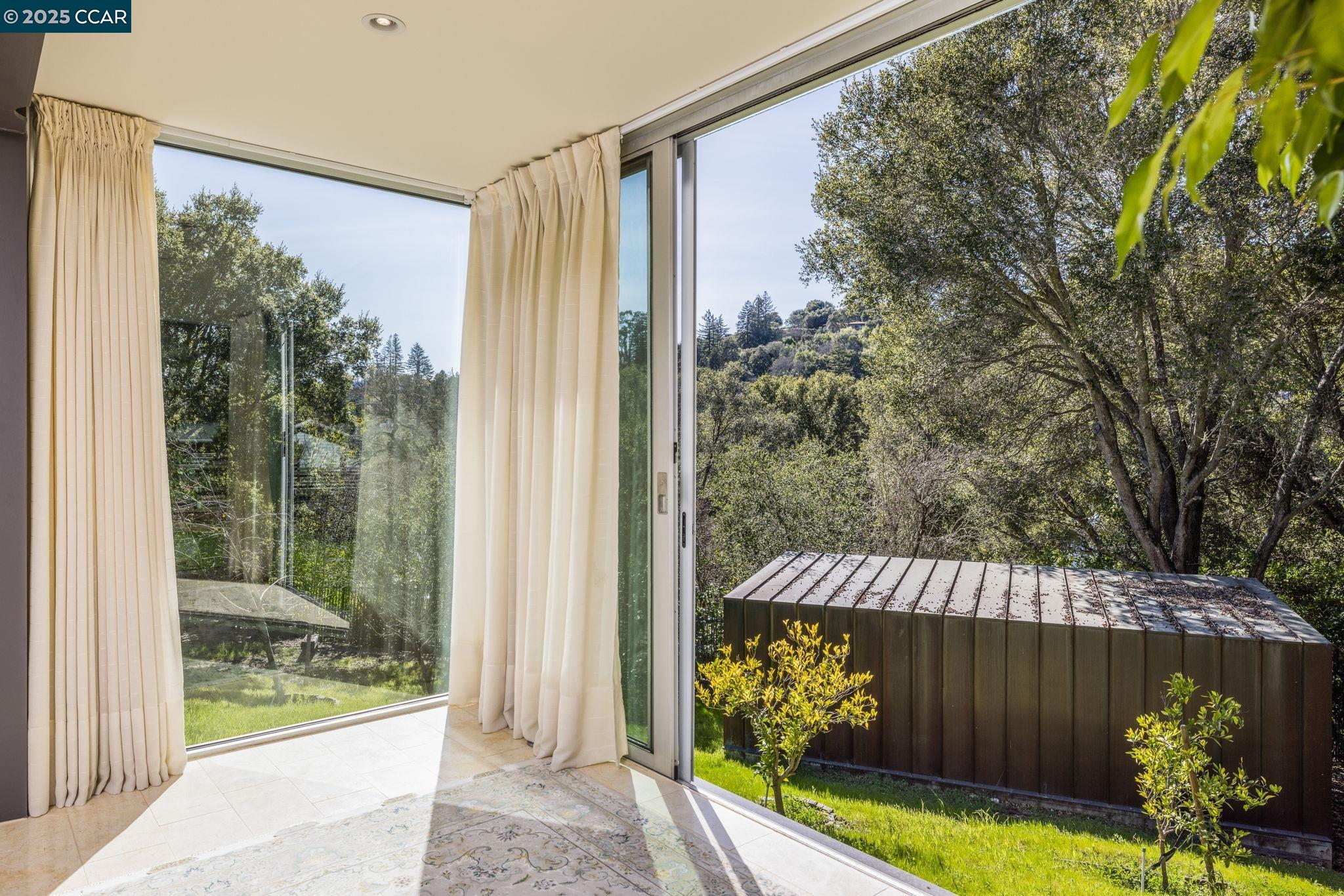 Detail Gallery Image 27 of 41 For 2 Crane Ct, Orinda,  CA 94563 - 4 Beds | 3 Baths