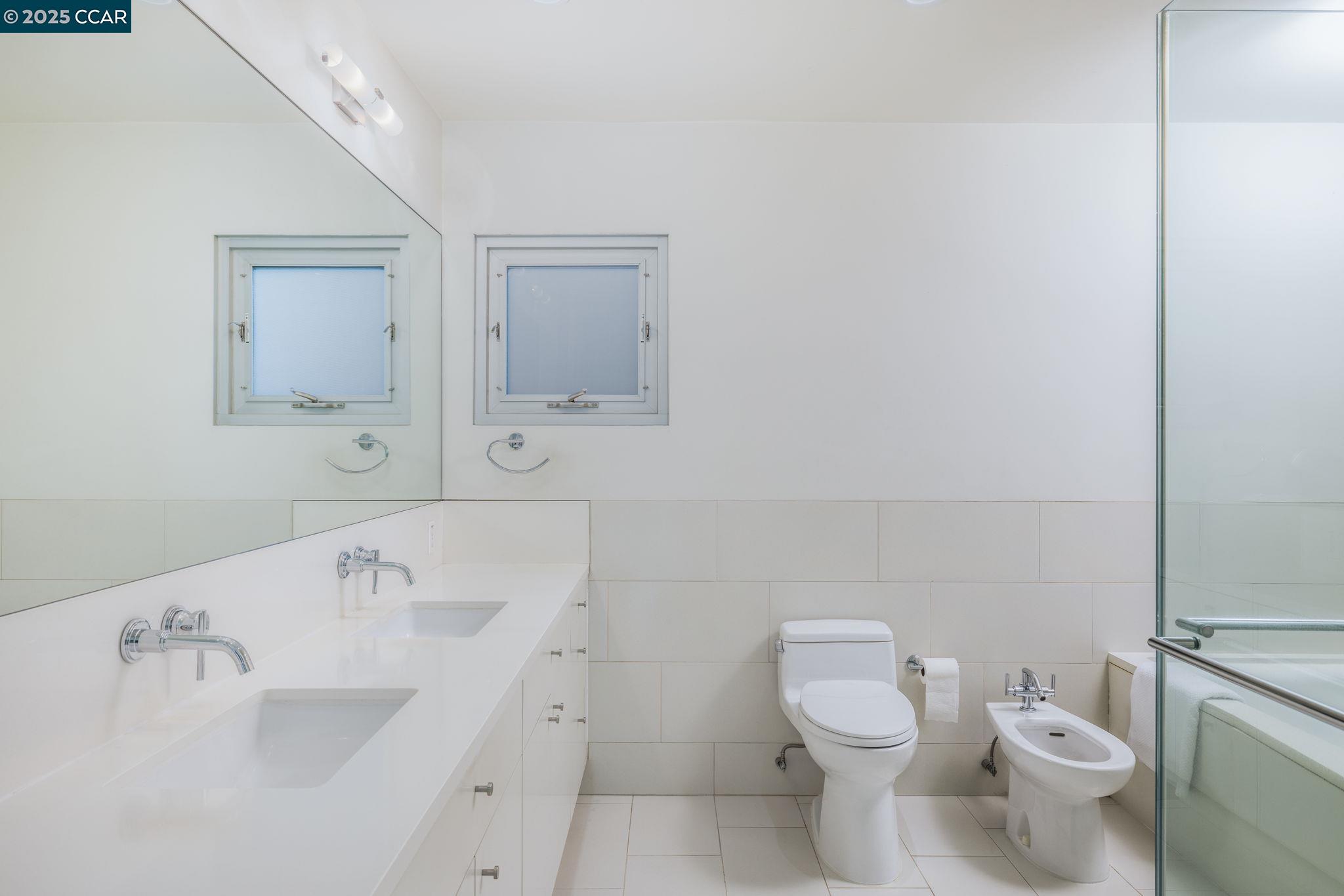 Detail Gallery Image 36 of 47 For 2 Crane Ct, Orinda,  CA 94563 - 4 Beds | 3 Baths