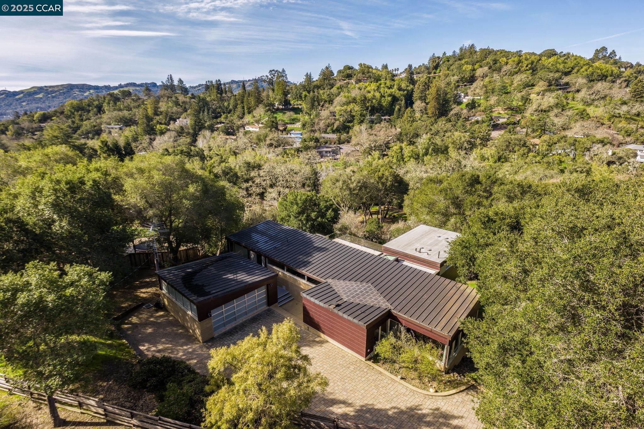 Detail Gallery Image 36 of 41 For 2 Crane Ct, Orinda,  CA 94563 - 4 Beds | 3 Baths