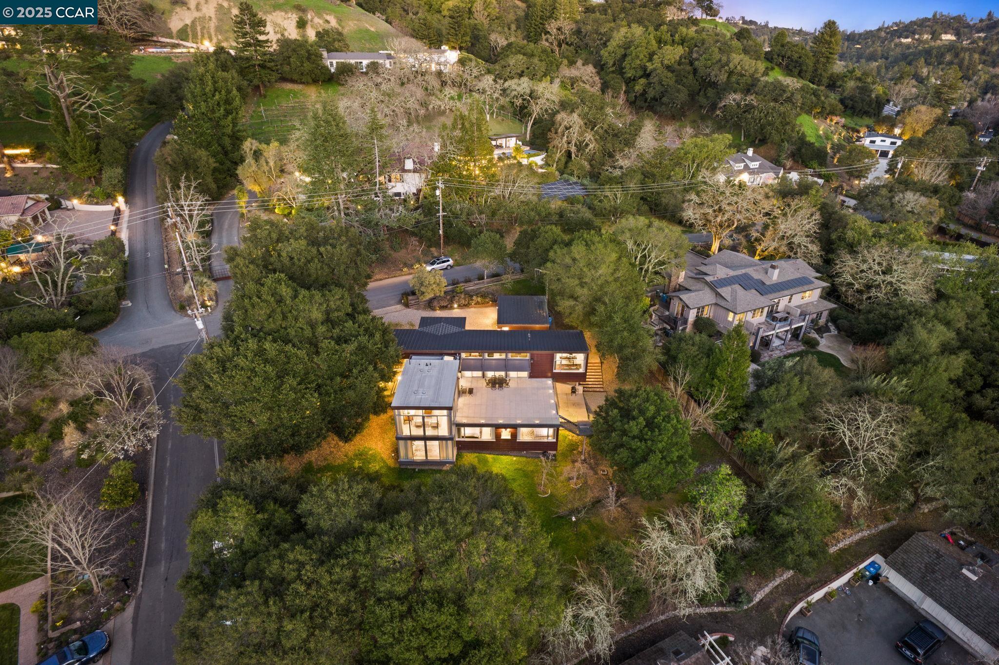 Detail Gallery Image 38 of 41 For 2 Crane Ct, Orinda,  CA 94563 - 4 Beds | 3 Baths