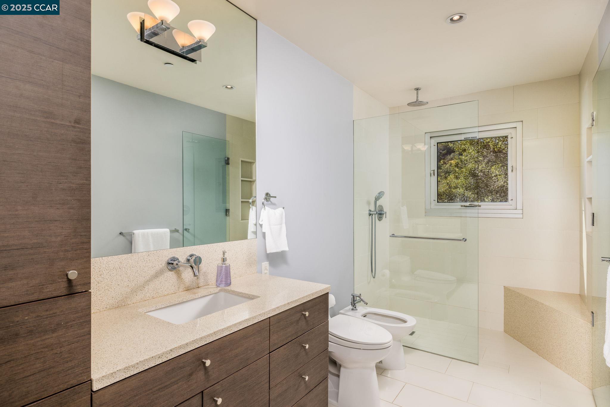 Detail Gallery Image 39 of 47 For 2 Crane Ct, Orinda,  CA 94563 - 4 Beds | 3 Baths