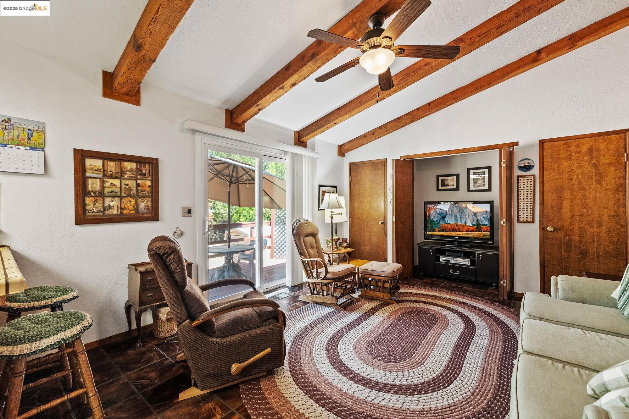 Detail Gallery Image 12 of 28 For 21273 Crestview Dr, Sonora,  CA 95370 - 3 Beds | 2 Baths