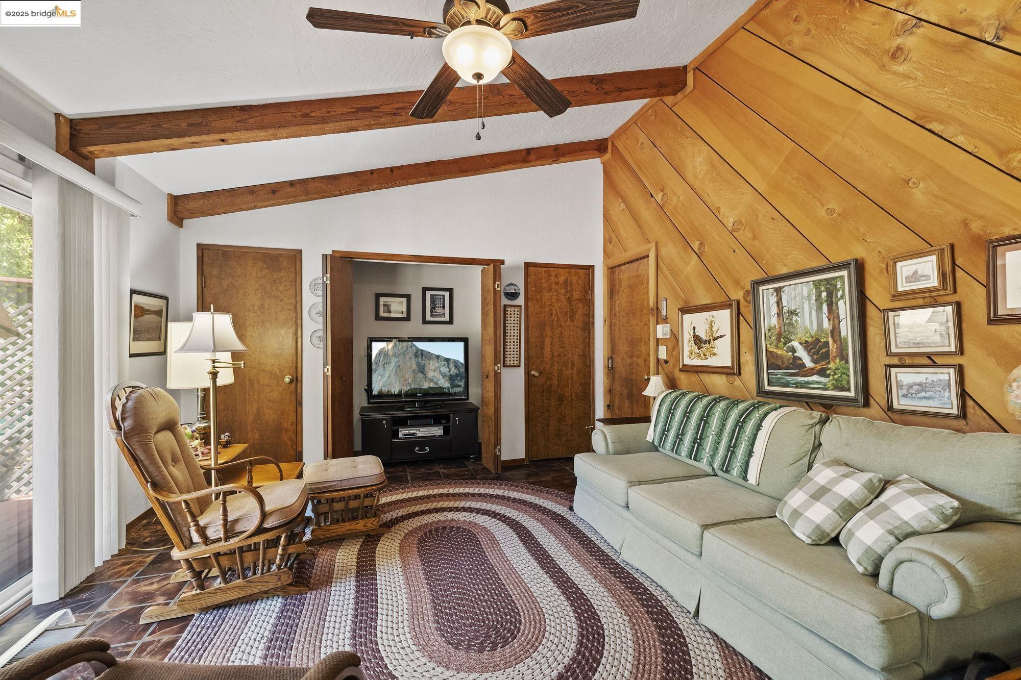 Detail Gallery Image 13 of 28 For 21273 Crestview Dr, Sonora,  CA 95370 - 3 Beds | 2 Baths