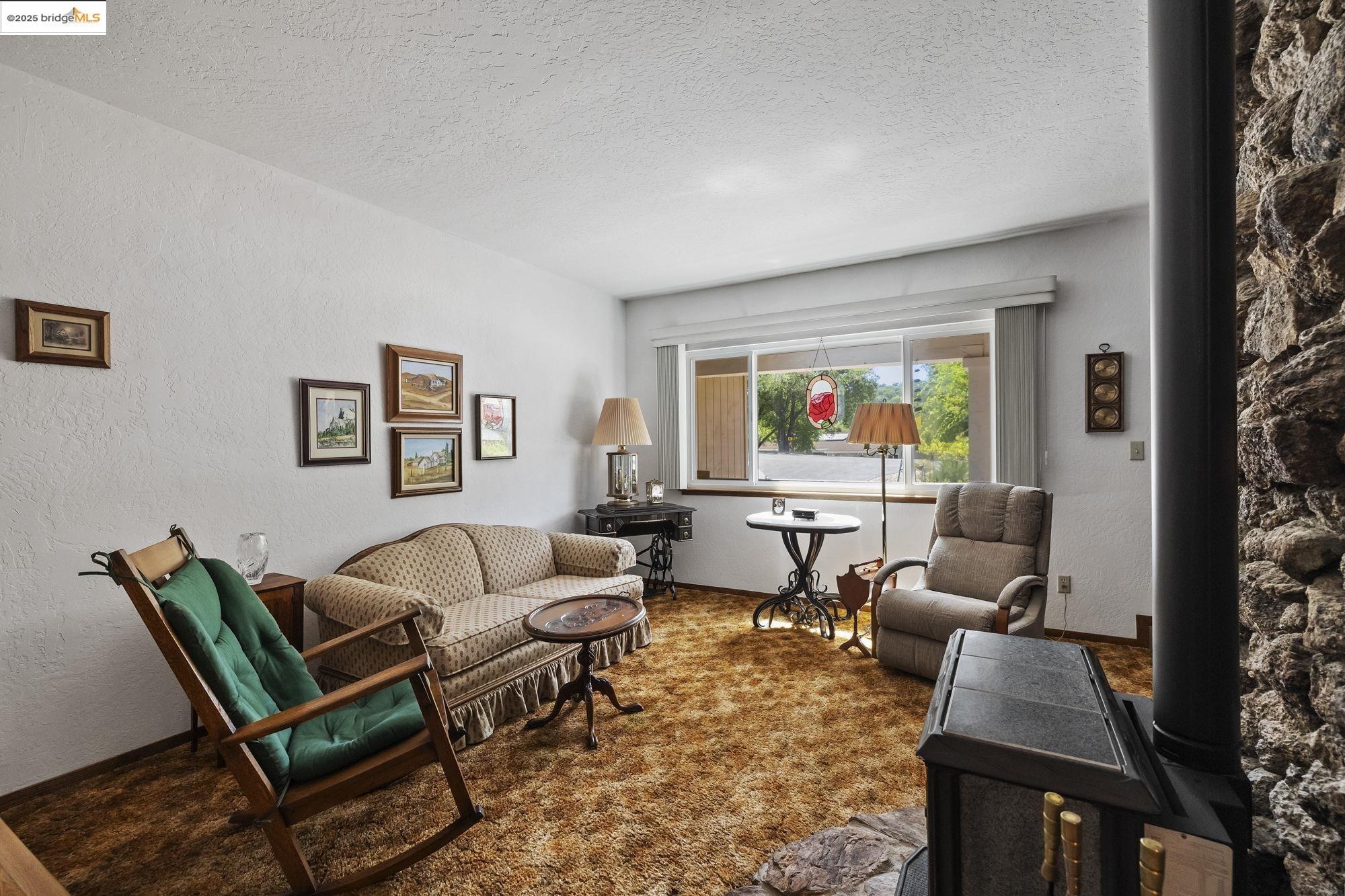 Detail Gallery Image 5 of 28 For 21273 Crestview Dr, Sonora,  CA 95370 - 3 Beds | 2 Baths