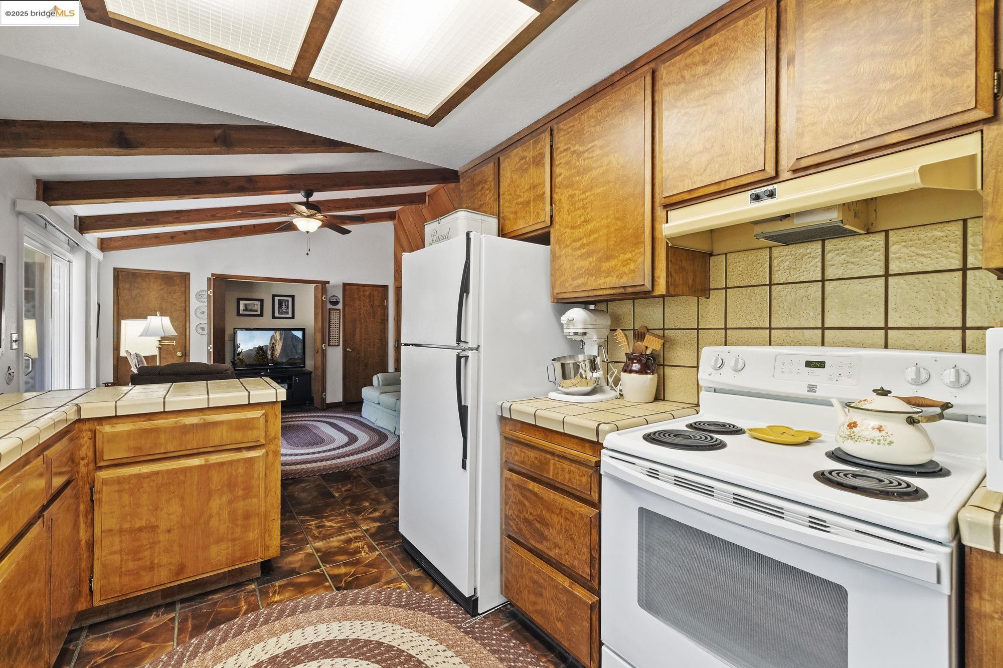 Detail Gallery Image 10 of 28 For 21273 Crestview Dr, Sonora,  CA 95370 - 3 Beds | 2 Baths