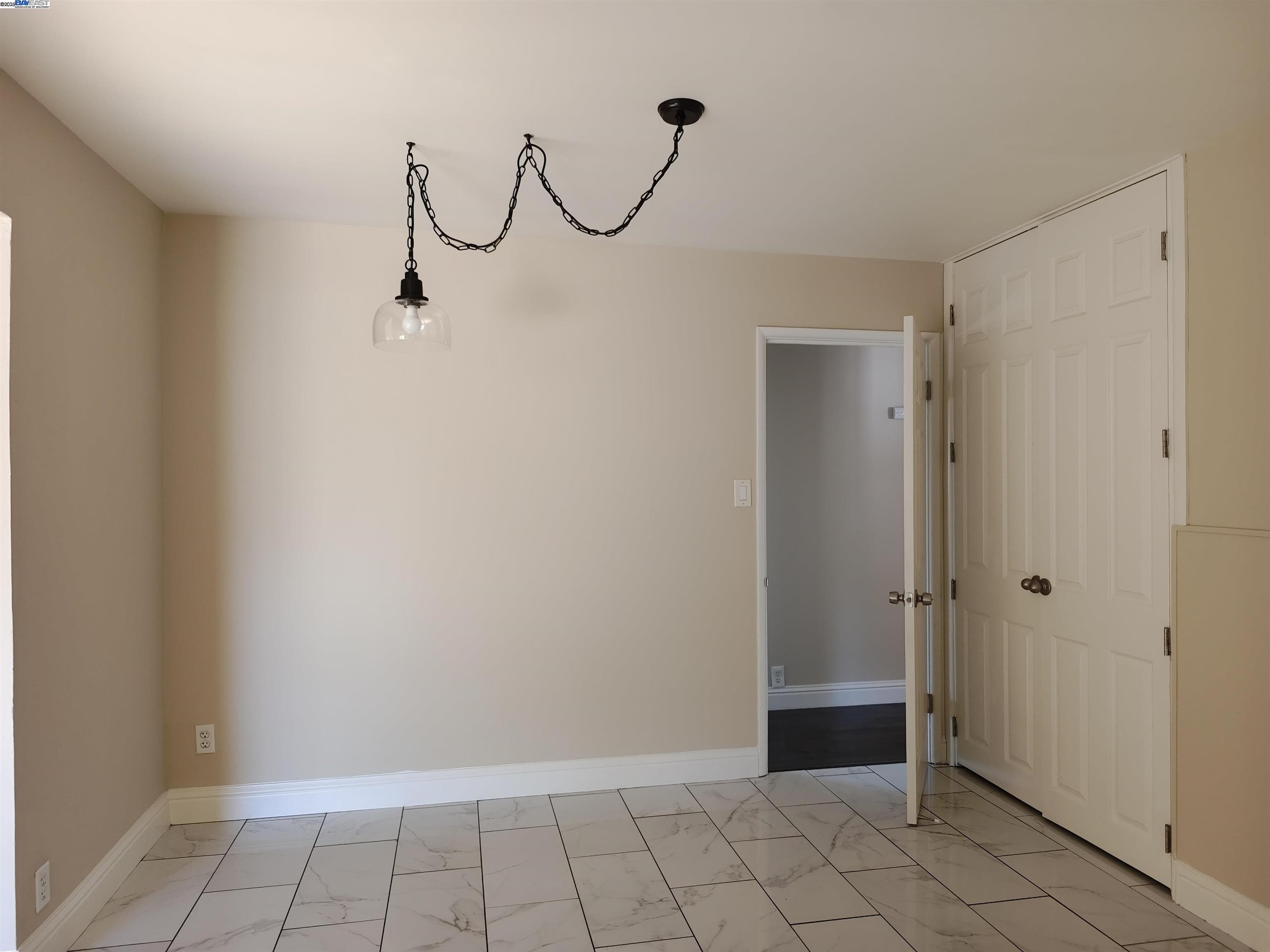 Detail Gallery Image 11 of 23 For 522 Lagunitas Lane, Hayward,  CA 94544 - 3 Beds | 2 Baths