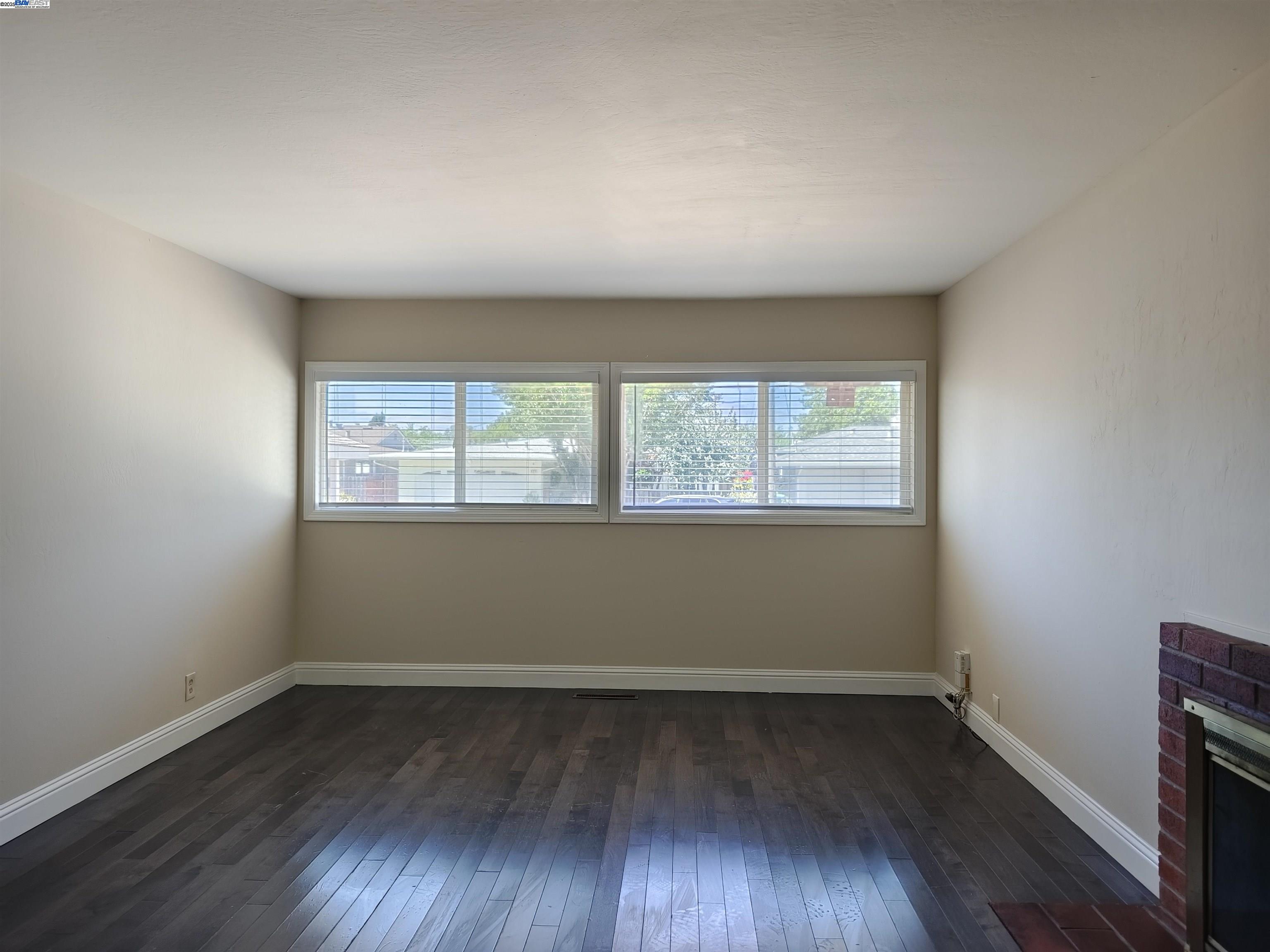 Detail Gallery Image 6 of 23 For 522 Lagunitas Lane, Hayward,  CA 94544 - 3 Beds | 2 Baths