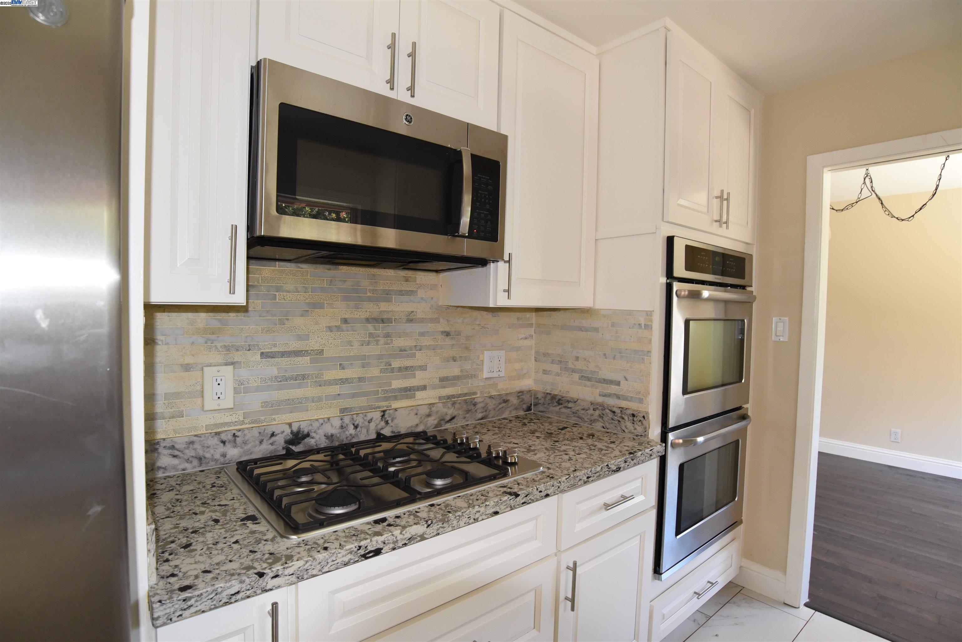 Detail Gallery Image 8 of 23 For 522 Lagunitas Lane, Hayward,  CA 94544 - 3 Beds | 2 Baths