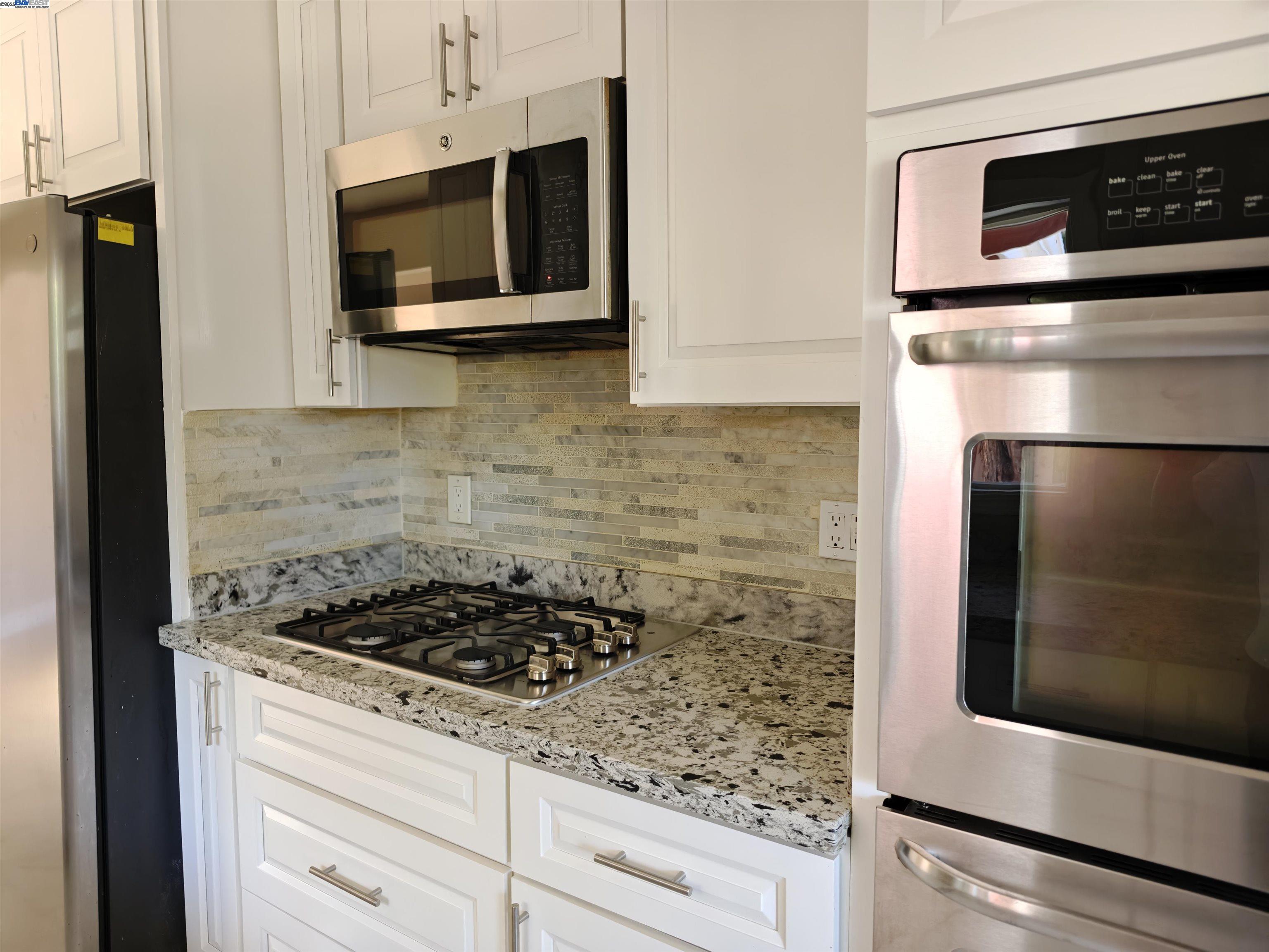 Detail Gallery Image 9 of 23 For 522 Lagunitas Lane, Hayward,  CA 94544 - 3 Beds | 2 Baths