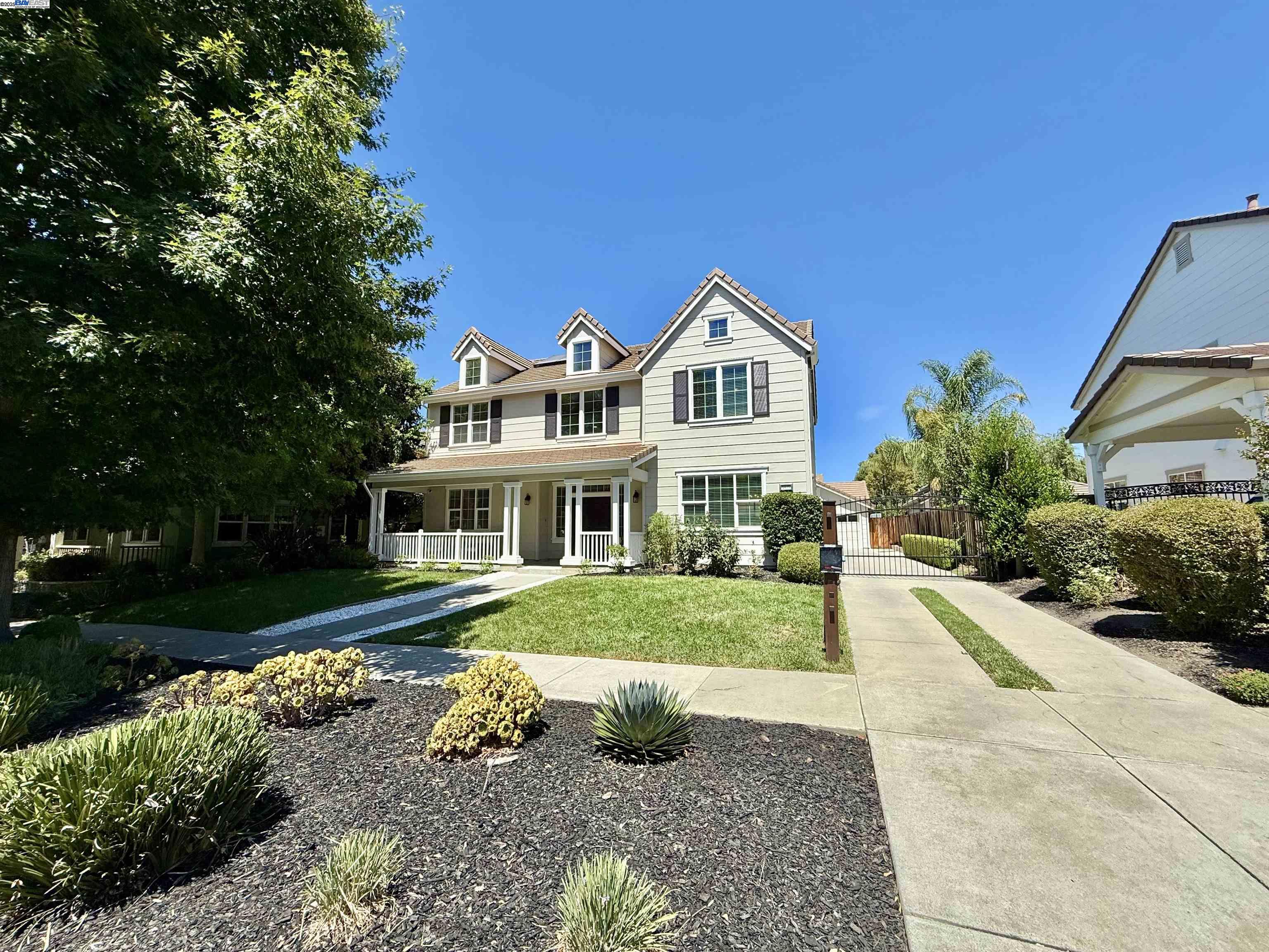 Detail Gallery Image 2 of 60 For 5825 Dresslar Cir, Livermore,  CA 94550 - 5 Beds | 4 Baths