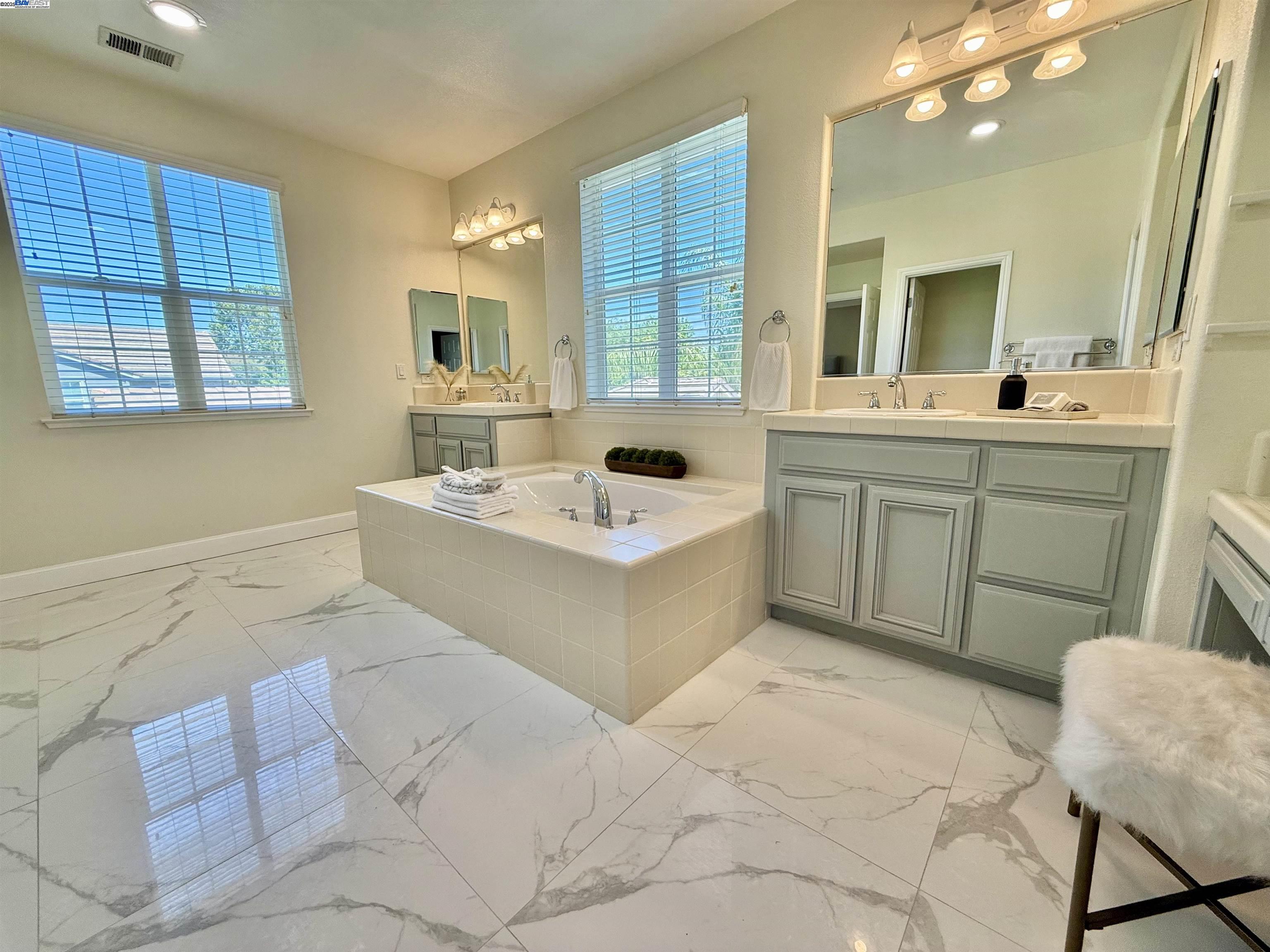 Detail Gallery Image 43 of 60 For 5825 Dresslar Cir, Livermore,  CA 94550 - 5 Beds | 4 Baths