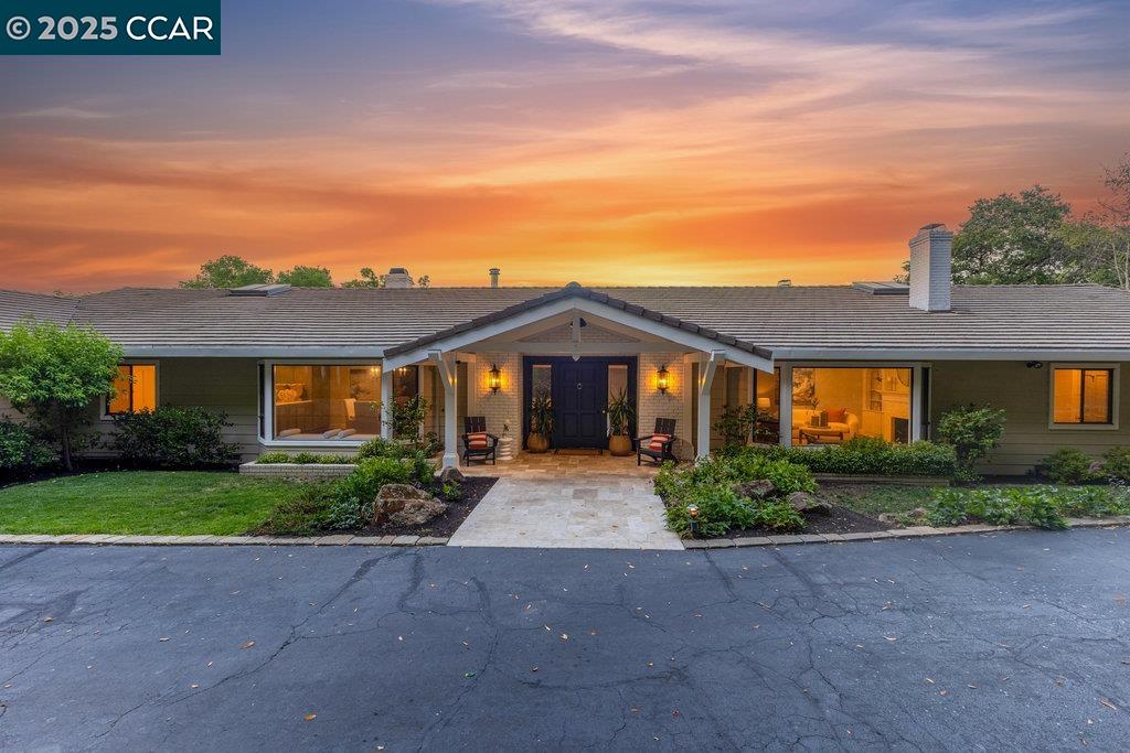 Detail Gallery Image 2 of 60 For 20 Glen Alpine, Danville,  CA 94526 - 5 Beds | 4/1 Baths
