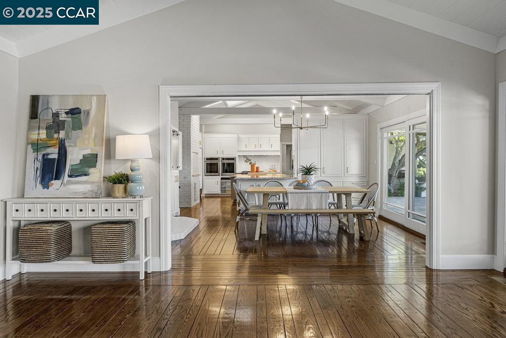 Detail Gallery Image 12 of 60 For 20 Glen Alpine, Danville,  CA 94526 - 5 Beds | 4/1 Baths
