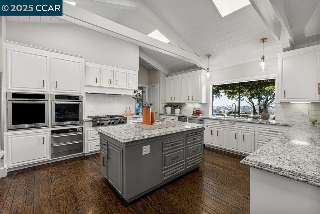 Detail Gallery Image 17 of 60 For 20 Glen Alpine, Danville,  CA 94526 - 5 Beds | 4/1 Baths