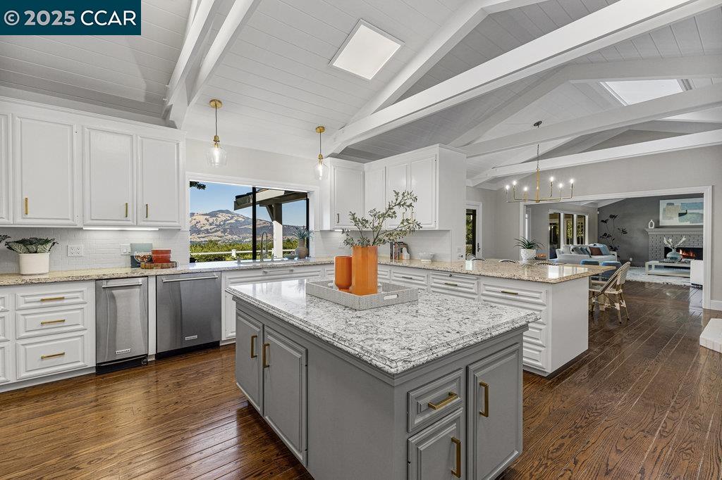 Detail Gallery Image 19 of 60 For 20 Glen Alpine, Danville,  CA 94526 - 5 Beds | 4/1 Baths