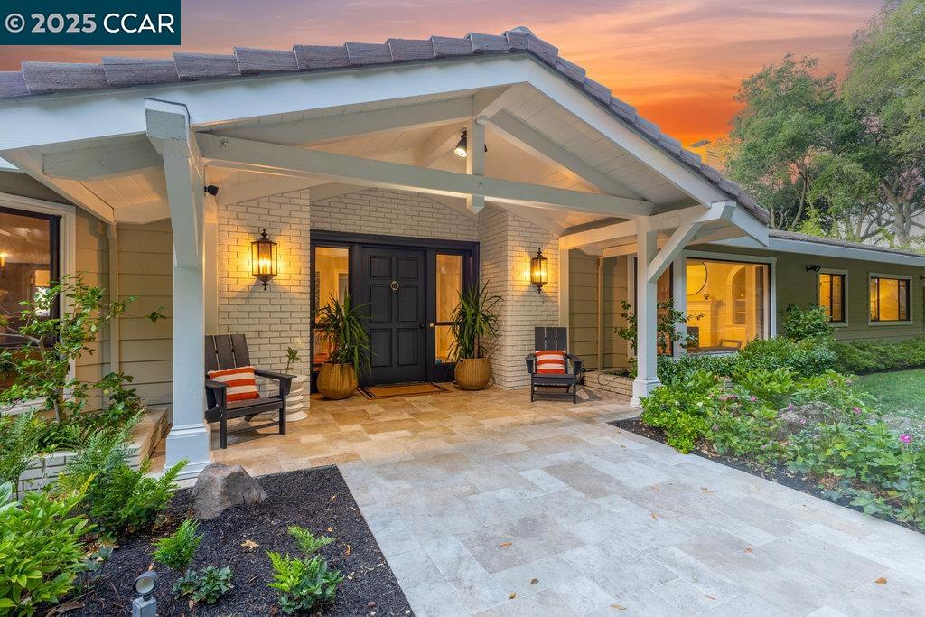 Detail Gallery Image 3 of 60 For 20 Glen Alpine, Danville,  CA 94526 - 5 Beds | 4/1 Baths