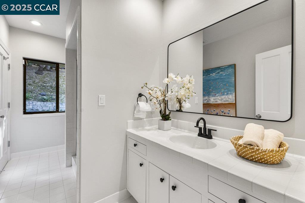 Detail Gallery Image 30 of 60 For 20 Glen Alpine, Danville,  CA 94526 - 5 Beds | 4/1 Baths