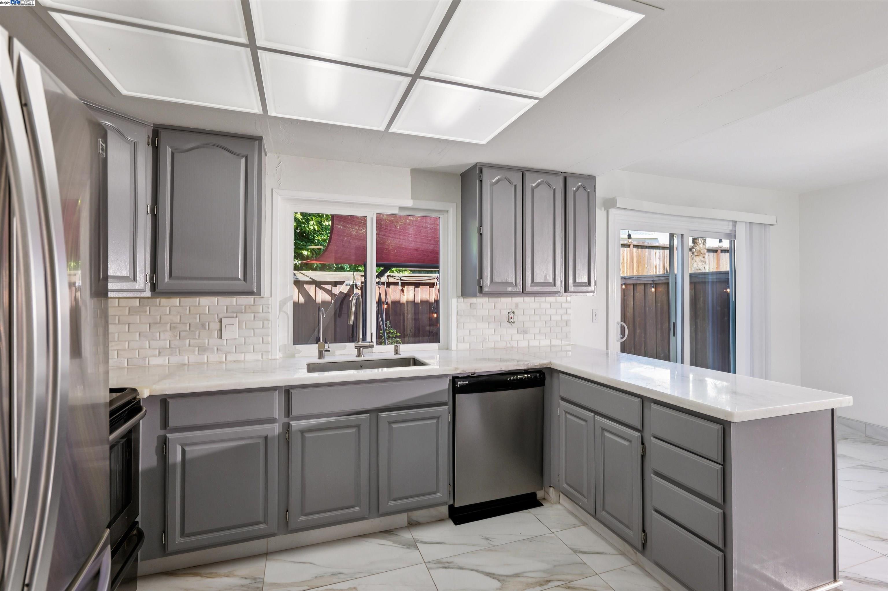 Detail Gallery Image 10 of 29 For 560 La Copita Ct, San Ramon,  CA 94583 - 3 Beds | 1/1 Baths