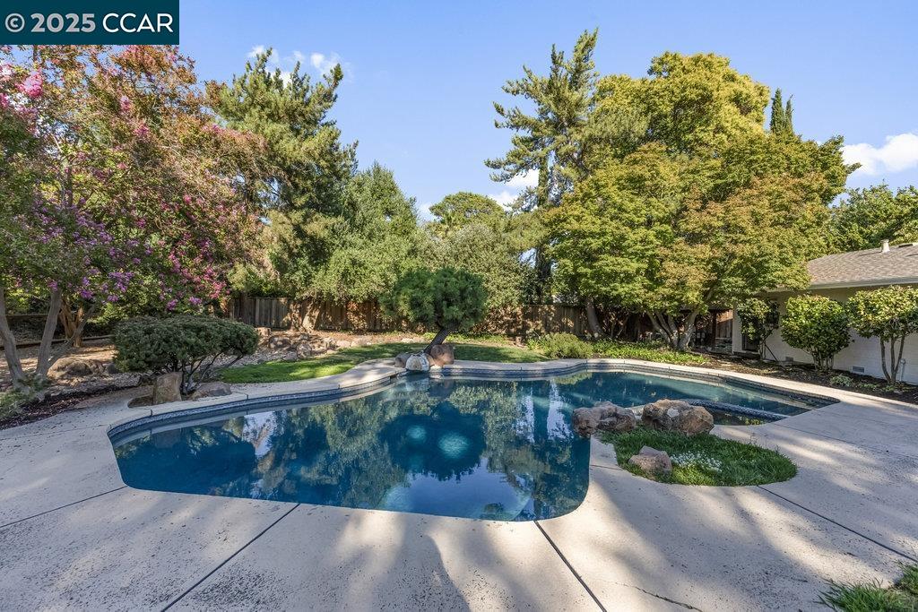 Detail Gallery Image 30 of 40 For 280 Fairway Dr, Danville,  CA 94526 - 4 Beds | 3 Baths