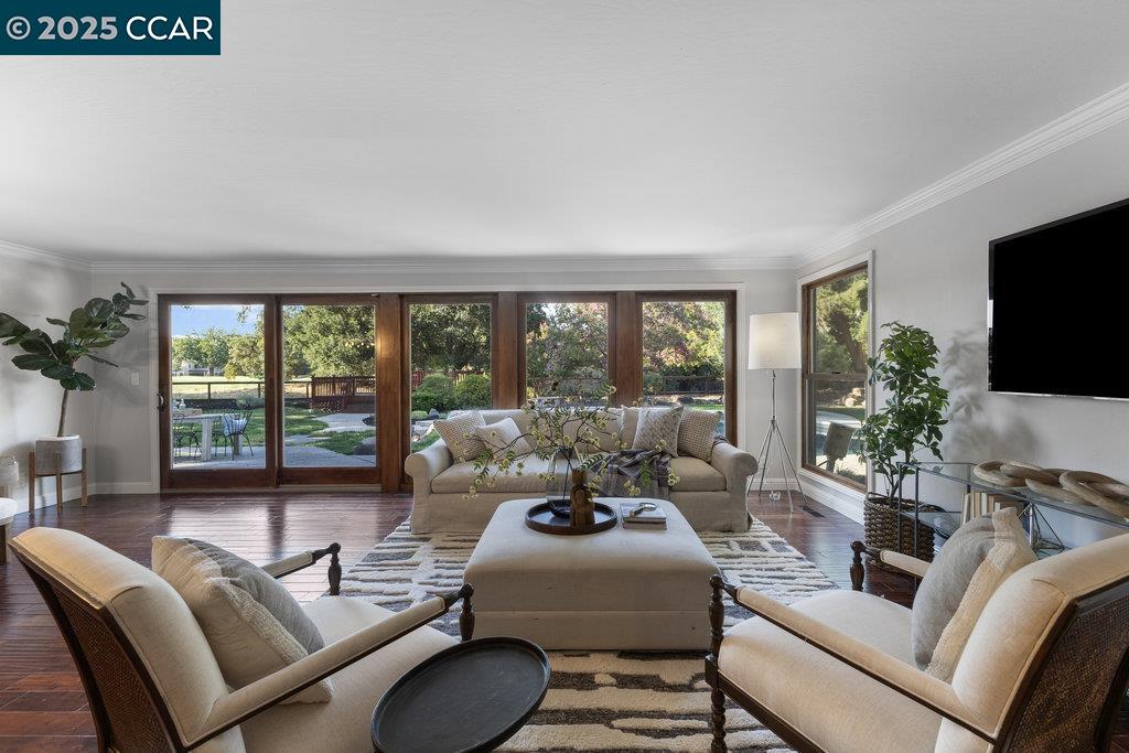 Detail Gallery Image 9 of 40 For 280 Fairway Dr, Danville,  CA 94526 - 4 Beds | 3 Baths