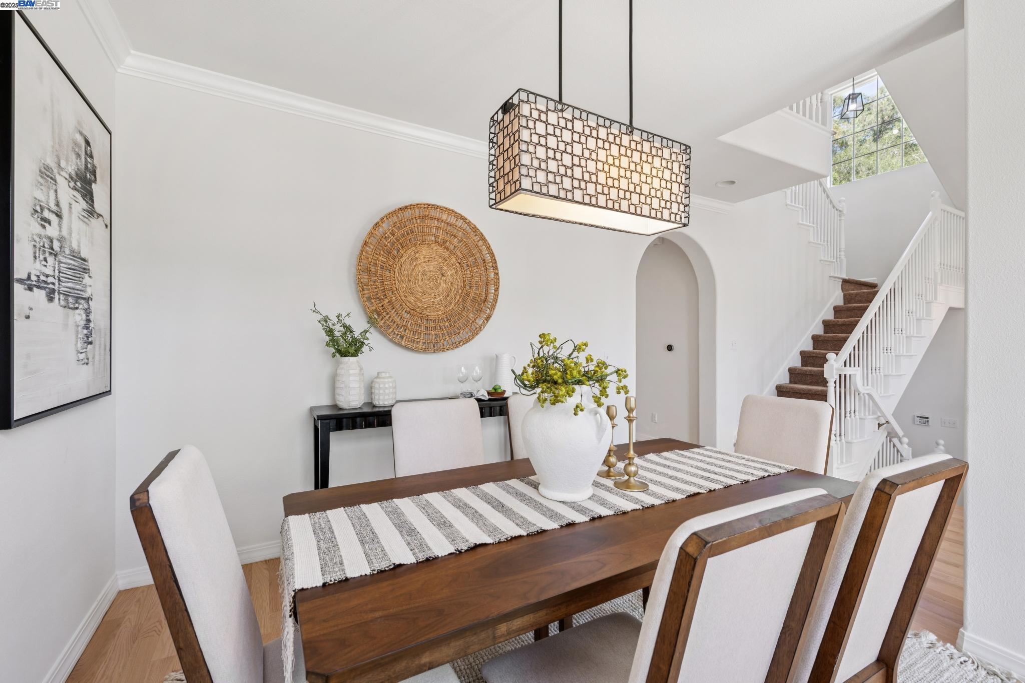 Detail Gallery Image 11 of 60 For 20602 Crow Creek Rd, Castro Valley,  CA 94552 - 3 Beds | 2/1 Baths