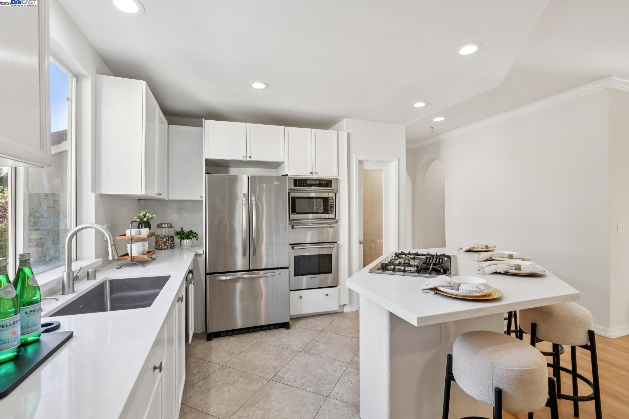 Detail Gallery Image 17 of 60 For 20602 Crow Creek Rd, Castro Valley,  CA 94552 - 3 Beds | 2/1 Baths