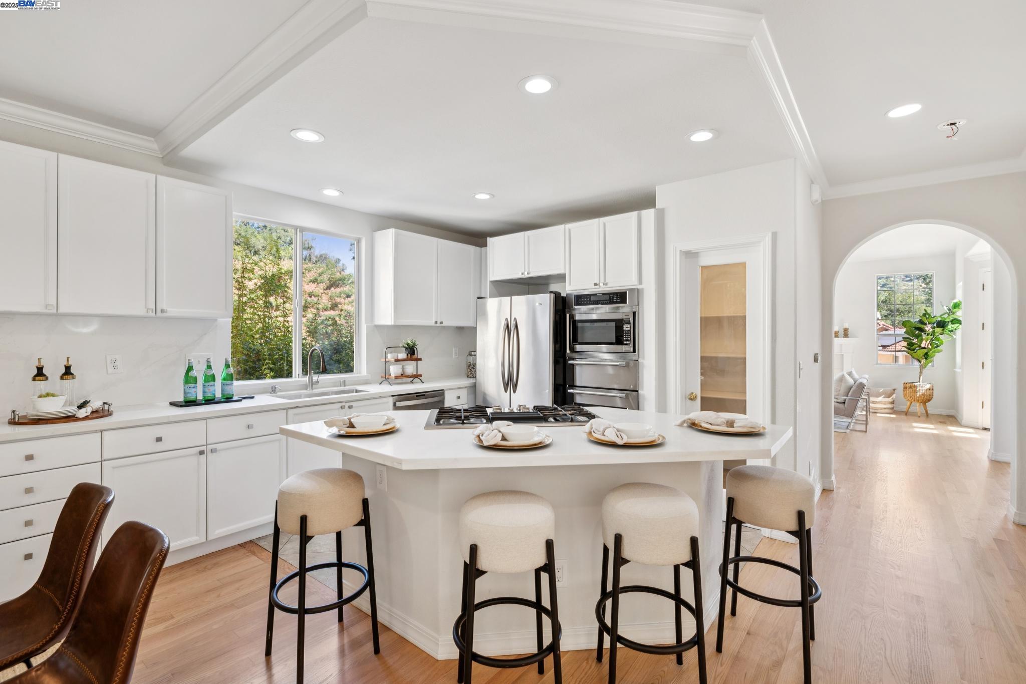 Detail Gallery Image 19 of 60 For 20602 Crow Creek Rd, Castro Valley,  CA 94552 - 3 Beds | 2/1 Baths
