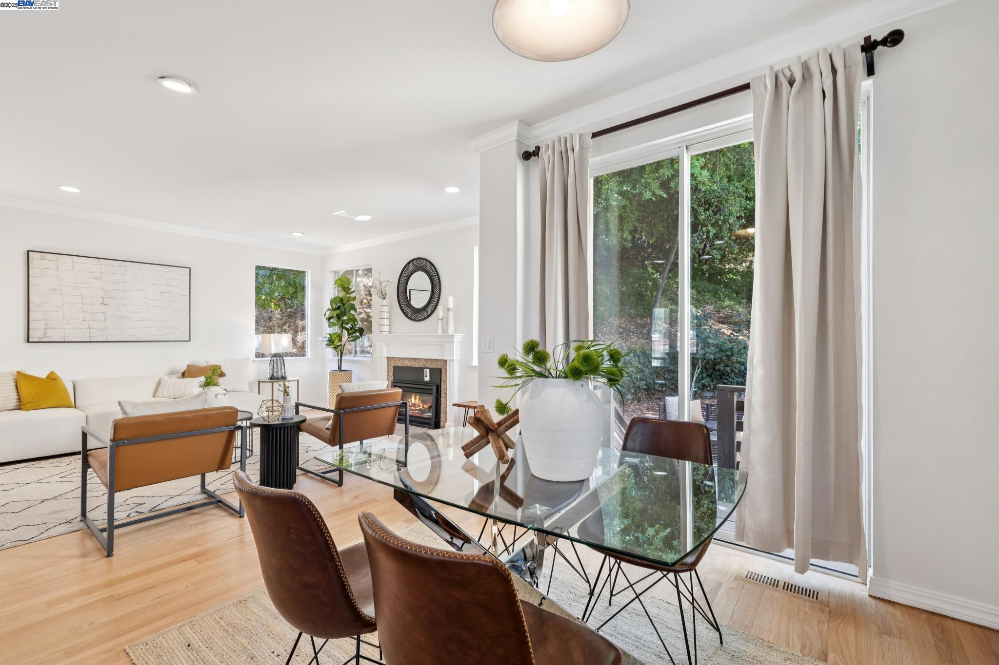 Detail Gallery Image 21 of 60 For 20602 Crow Creek Rd, Castro Valley,  CA 94552 - 3 Beds | 2/1 Baths