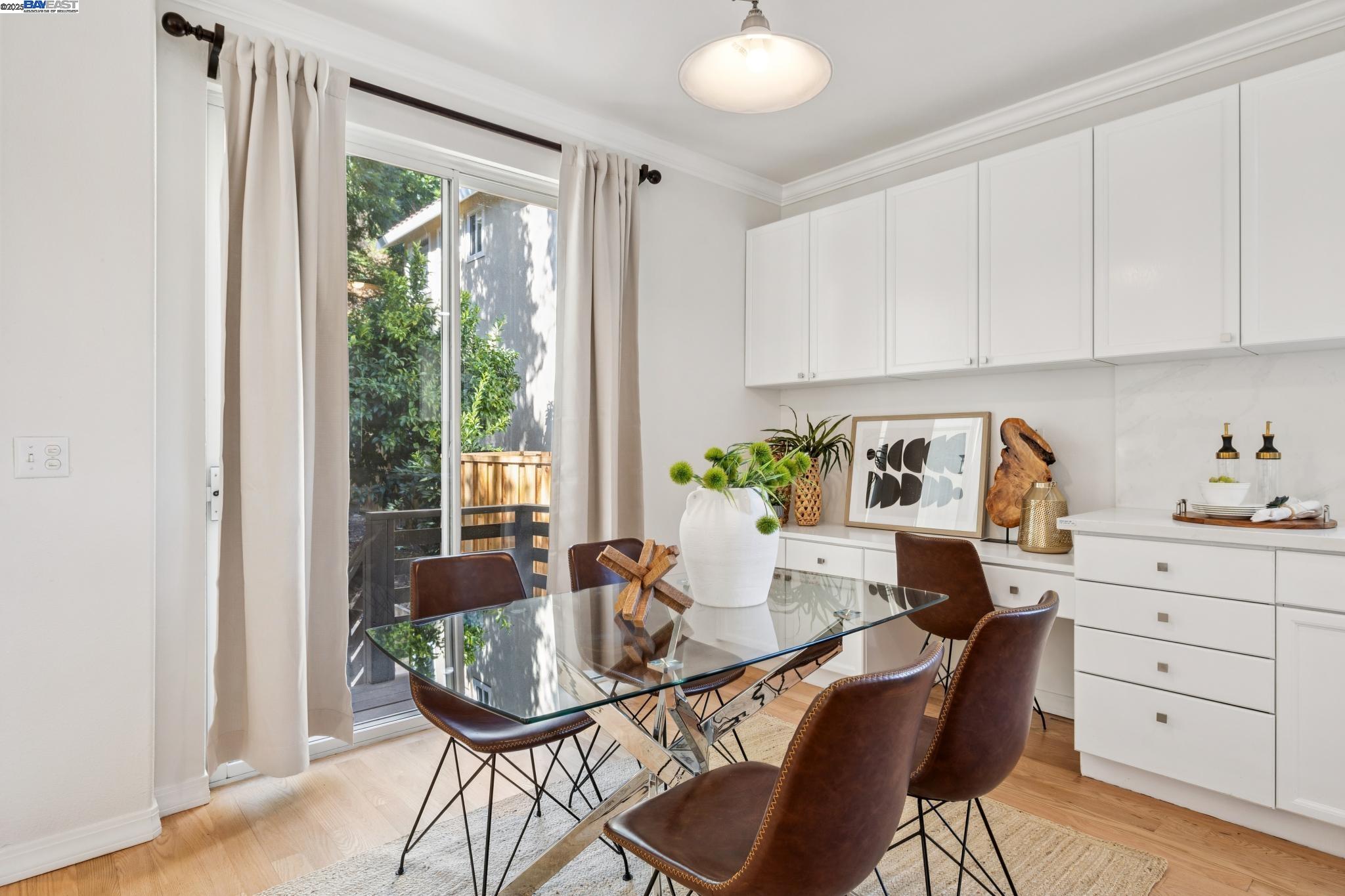 Detail Gallery Image 24 of 60 For 20602 Crow Creek Rd, Castro Valley,  CA 94552 - 3 Beds | 2/1 Baths