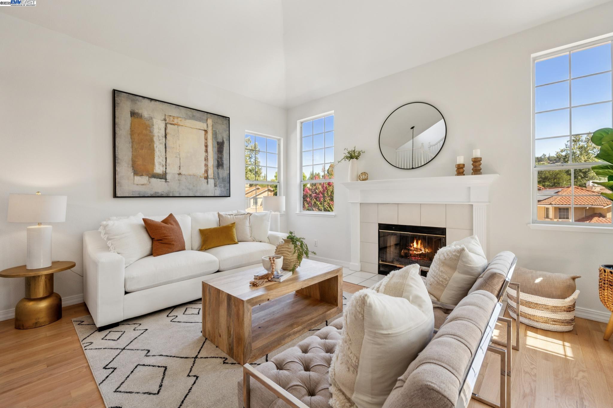 Detail Gallery Image 4 of 60 For 20602 Crow Creek Rd, Castro Valley,  CA 94552 - 3 Beds | 2/1 Baths