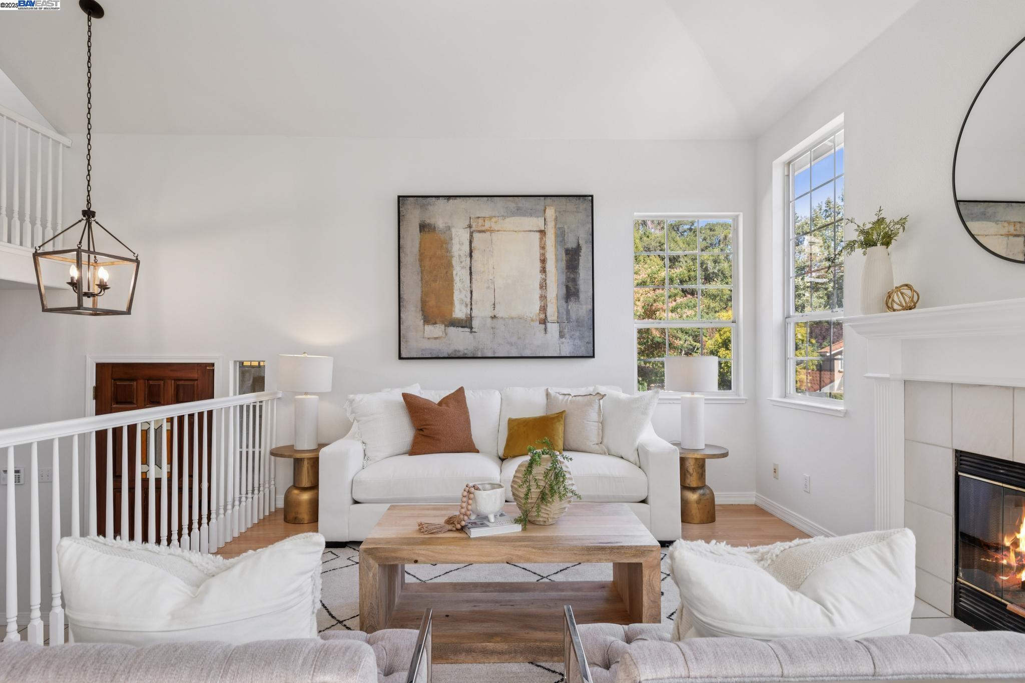 Detail Gallery Image 5 of 60 For 20602 Crow Creek Rd, Castro Valley,  CA 94552 - 3 Beds | 2/1 Baths