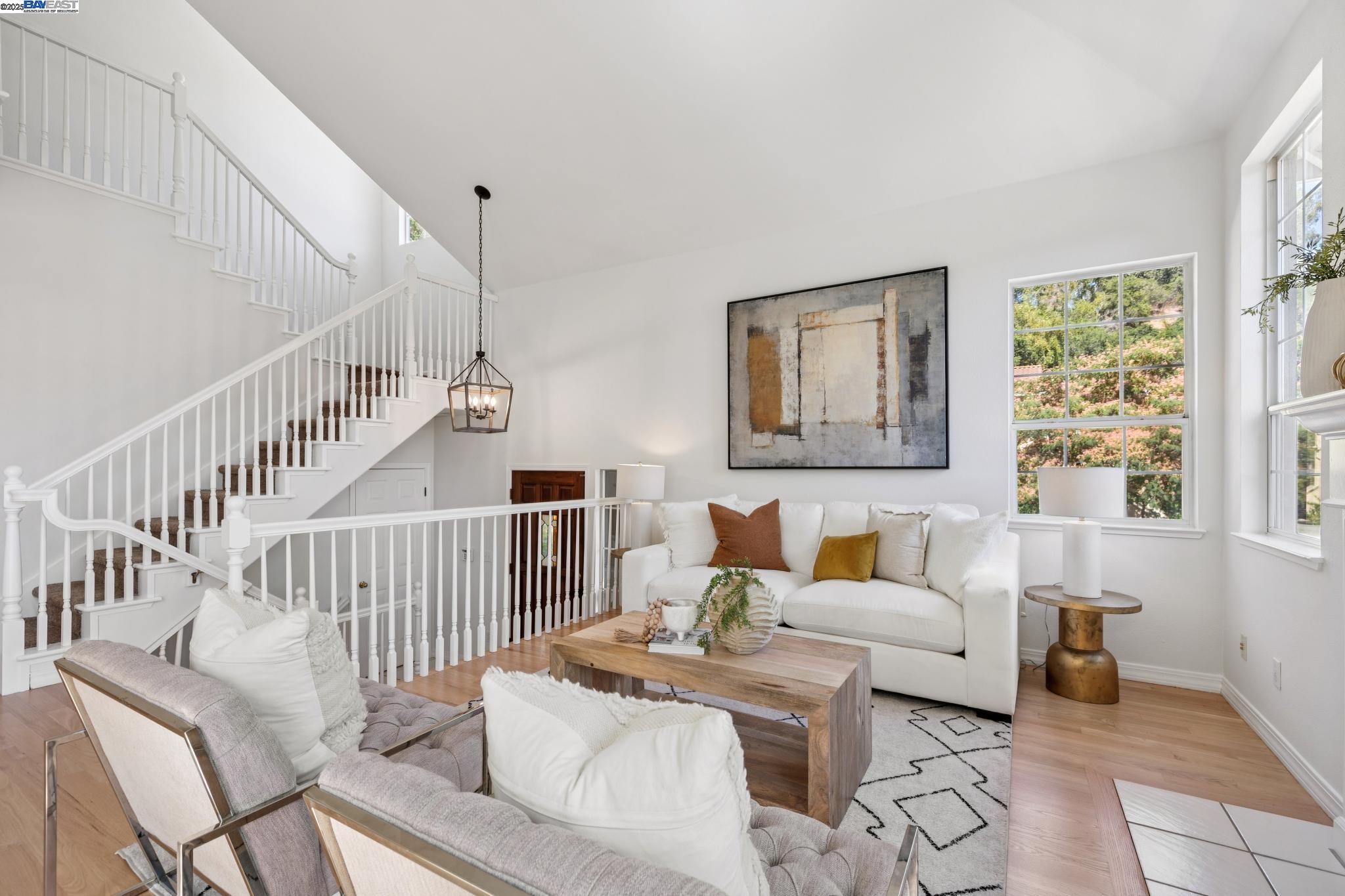 Detail Gallery Image 6 of 60 For 20602 Crow Creek Rd, Castro Valley,  CA 94552 - 3 Beds | 2/1 Baths