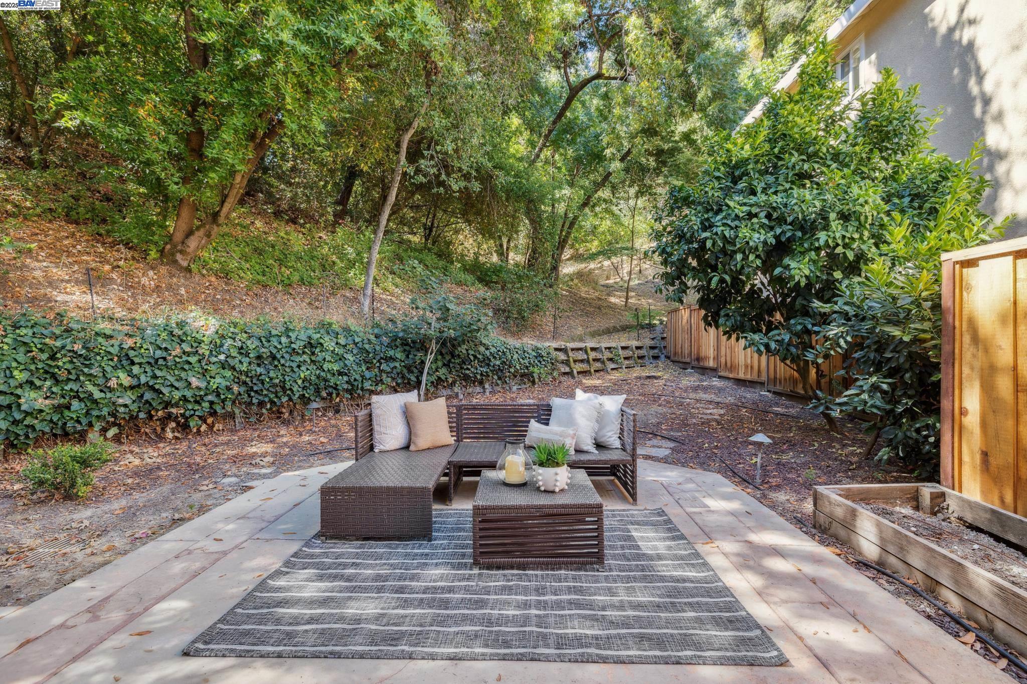 Detail Gallery Image 53 of 60 For 20602 Crow Creek Rd, Castro Valley,  CA 94552 - 3 Beds | 2/1 Baths