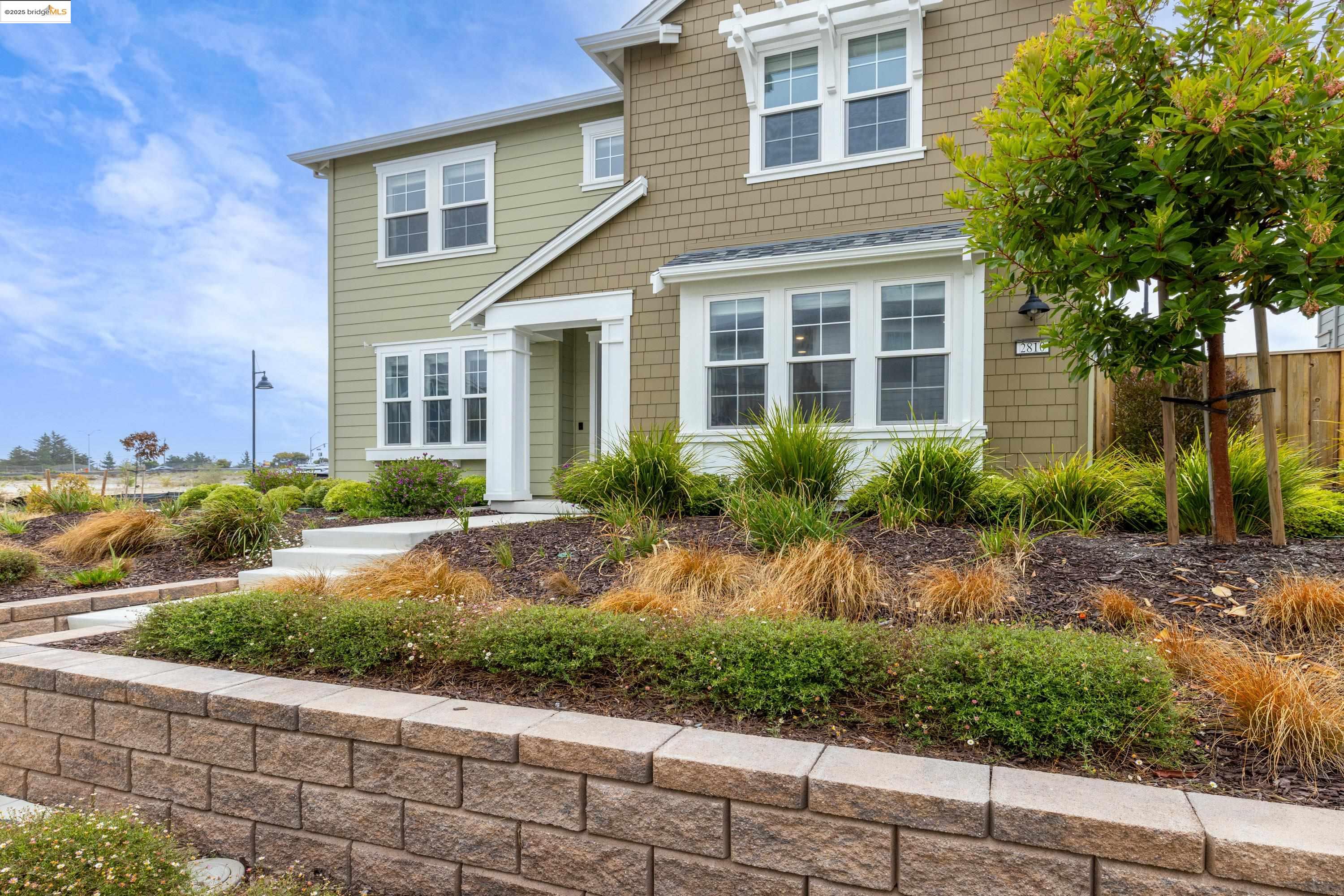Detail Gallery Image 2 of 36 For 2810 Telegraph Blvd, –,  CA 93933 - 3 Beds | 2/1 Baths