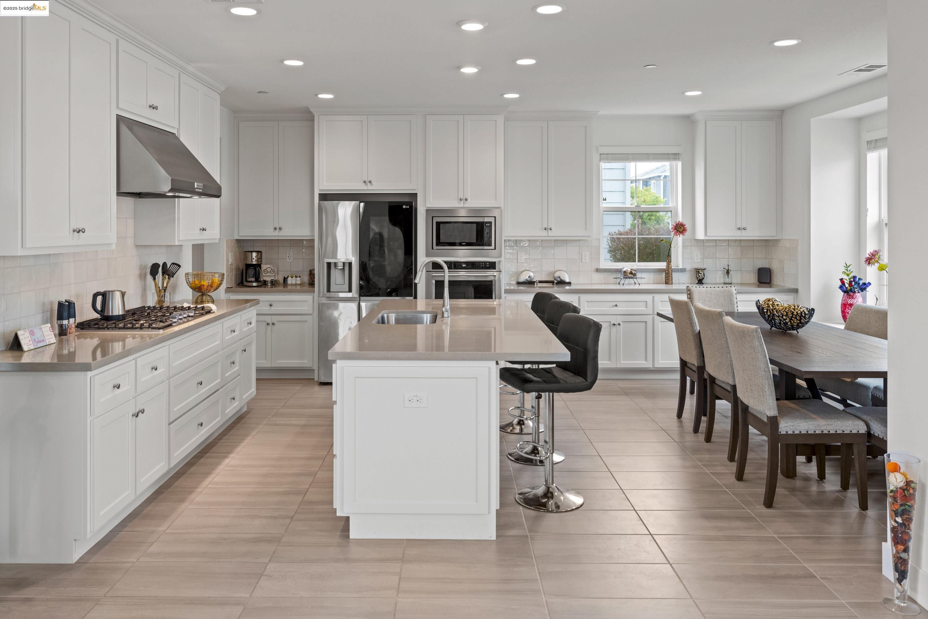 Detail Gallery Image 11 of 36 For 2810 Telegraph Blvd, –,  CA 93933 - 3 Beds | 2/1 Baths
