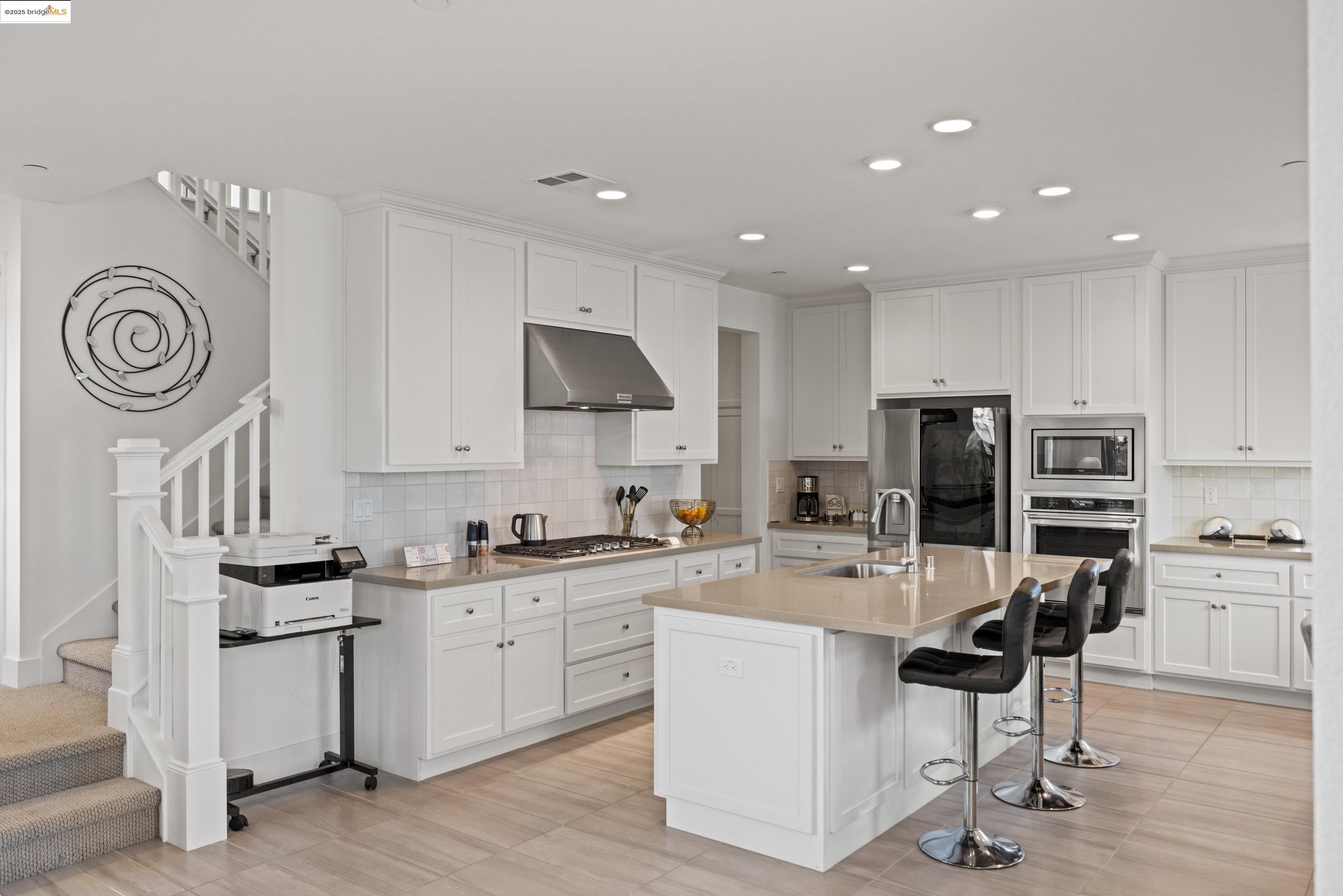 Detail Gallery Image 12 of 36 For 2810 Telegraph Blvd, –,  CA 93933 - 3 Beds | 2/1 Baths